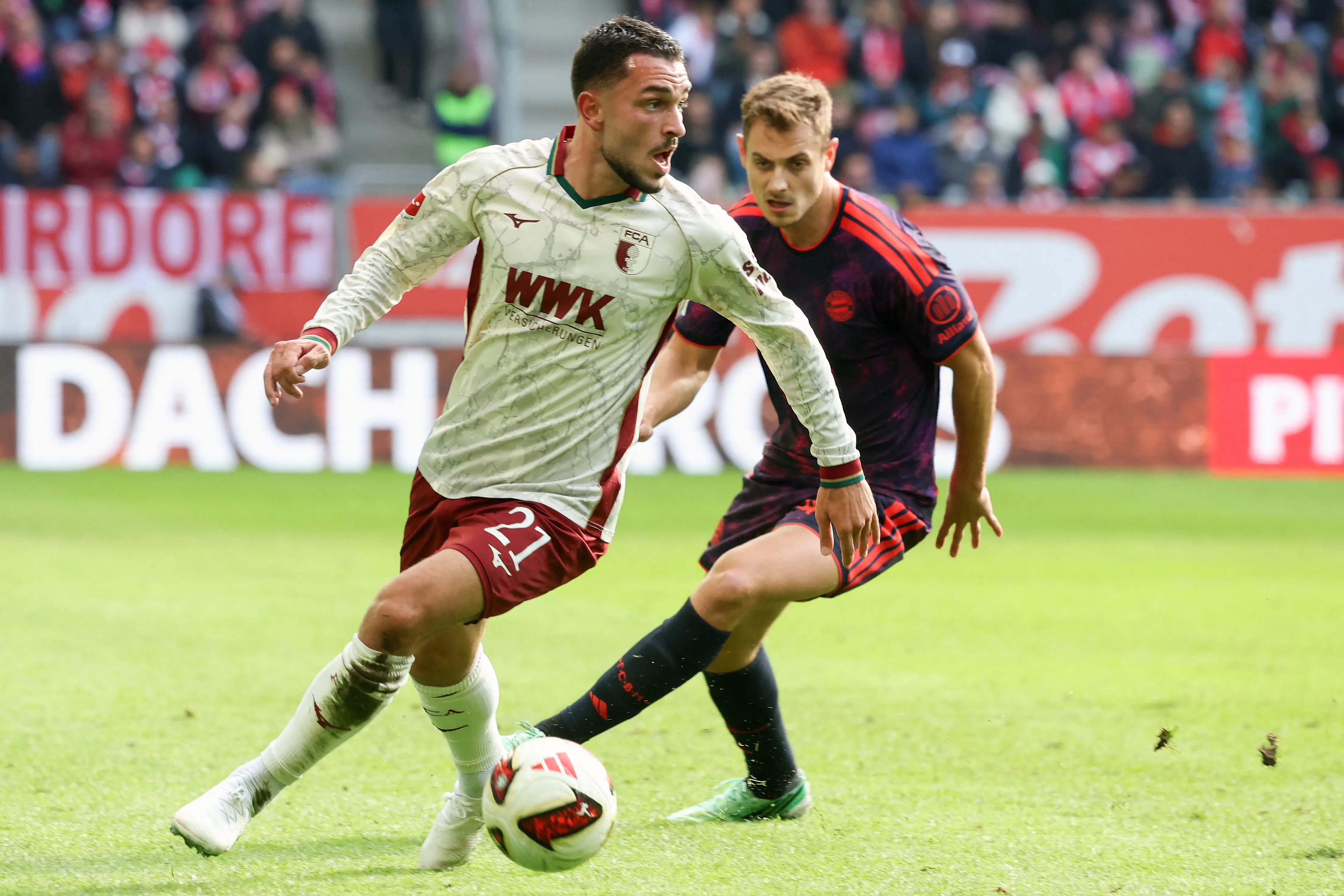 Veja fotos do duelo entre Augsburg e Bayern de Munique pelo Campeonato Alemão