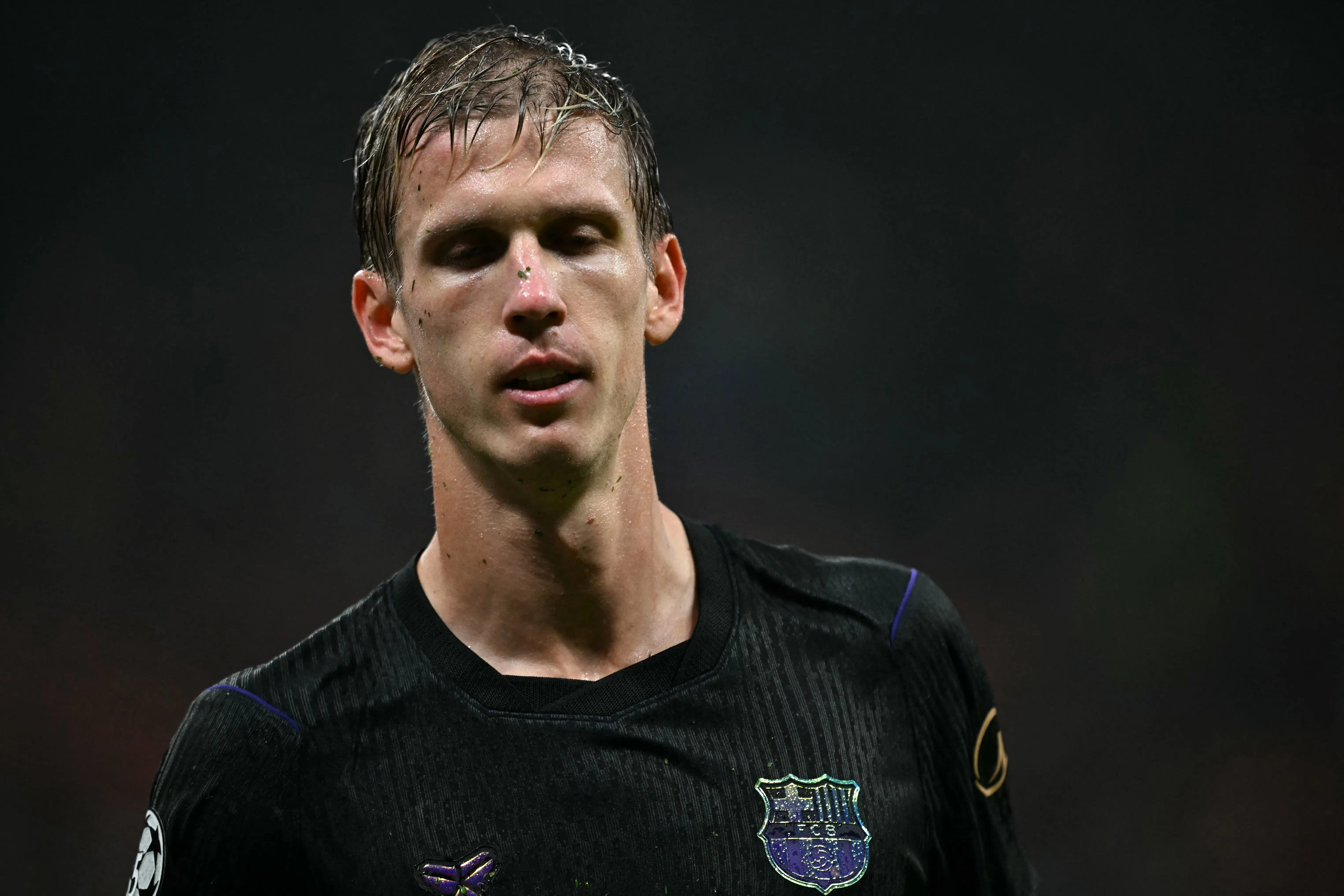 Dani Olmo ficará um mês afastado por lesão e vira desfalque no Barça contra Real Madrid