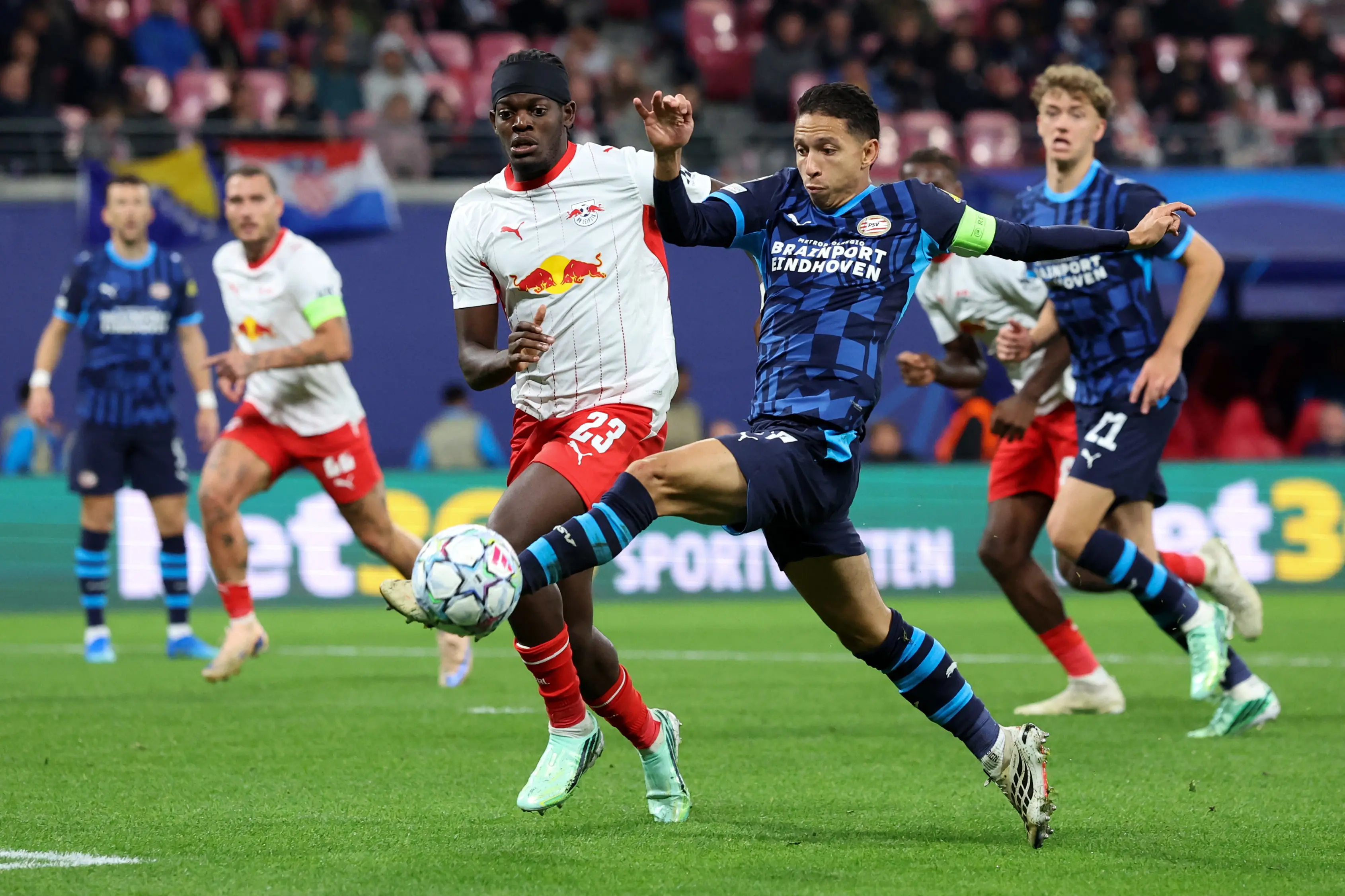 Veja fotos do duelo entre Leipzig e PSV pela Liga dos Campeões