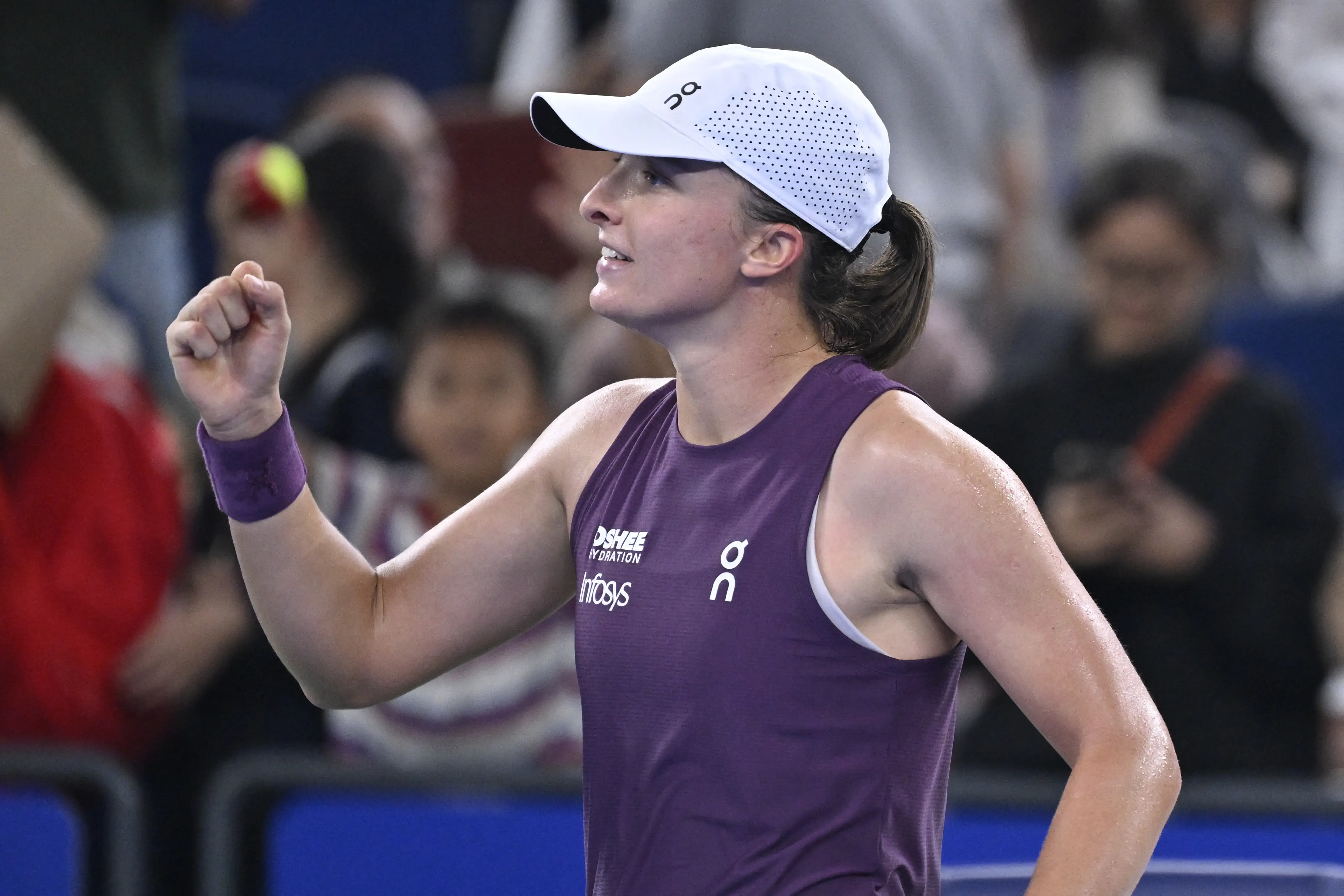 Swiatek avança à semifinal em Wuhan e segue firme na briga por vaga no WTA Finals