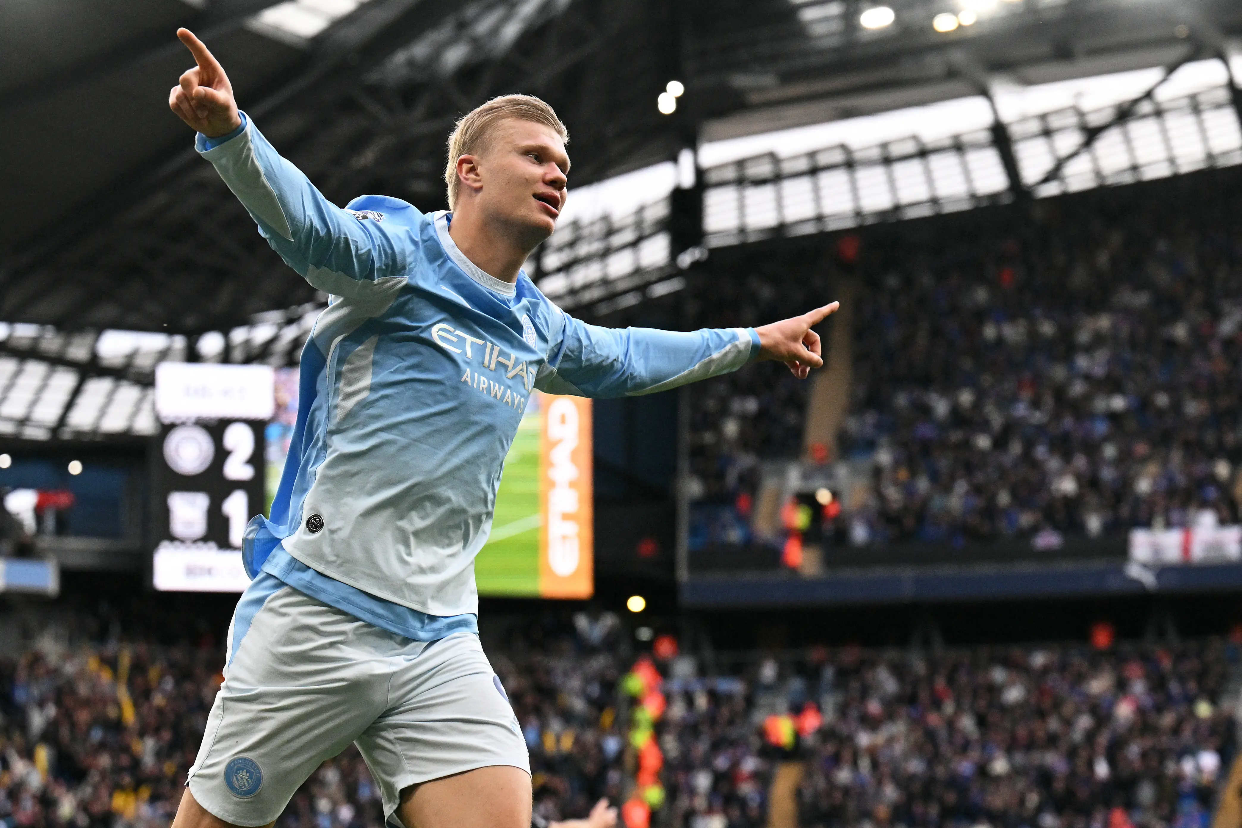 Com dois de Haaland, City vence Ipswich e segue na liderança do Inglês