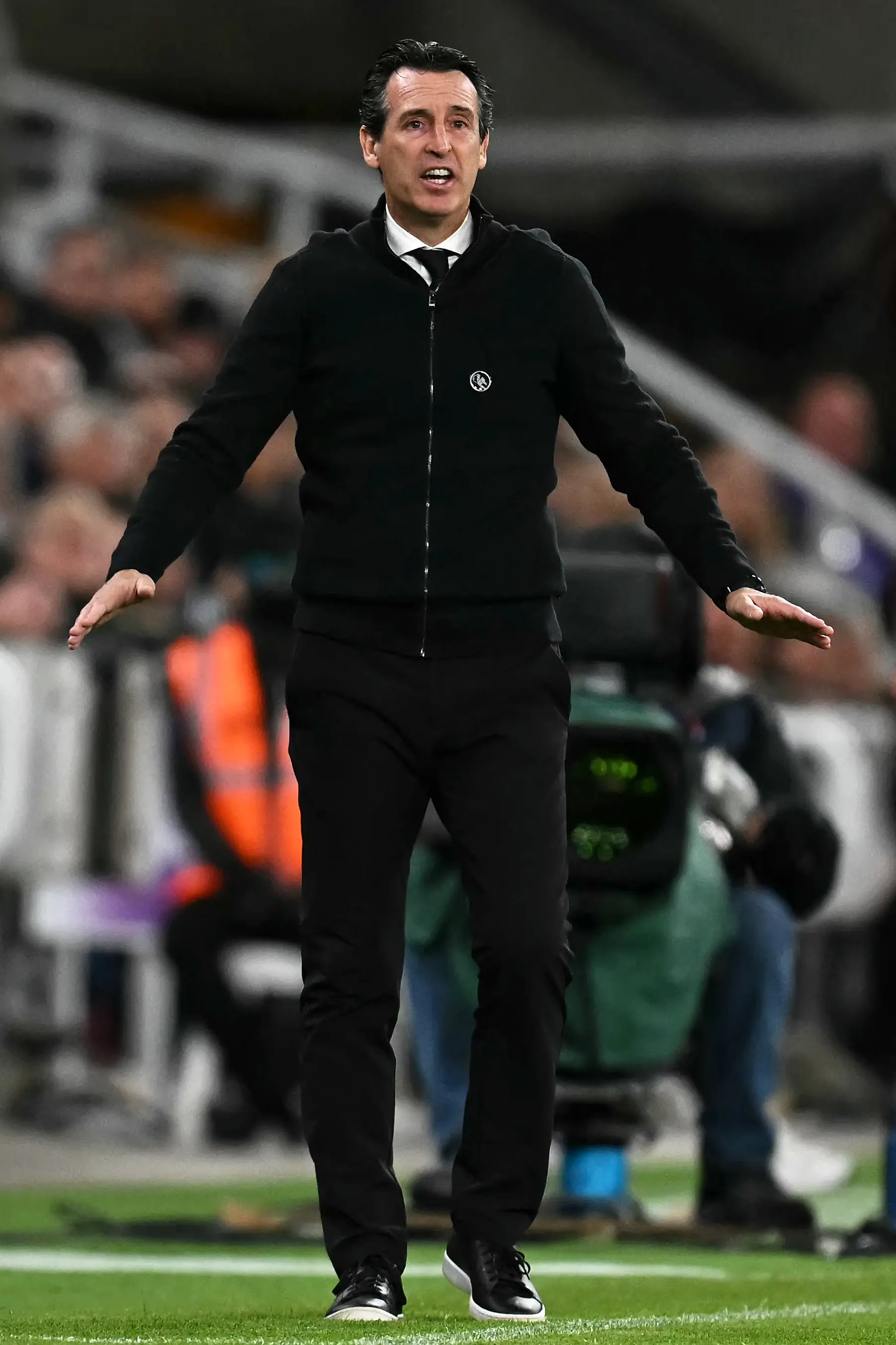 “Lesões não são desculpa”, diz técnico do Aston Villa antes de jogo da Champions
