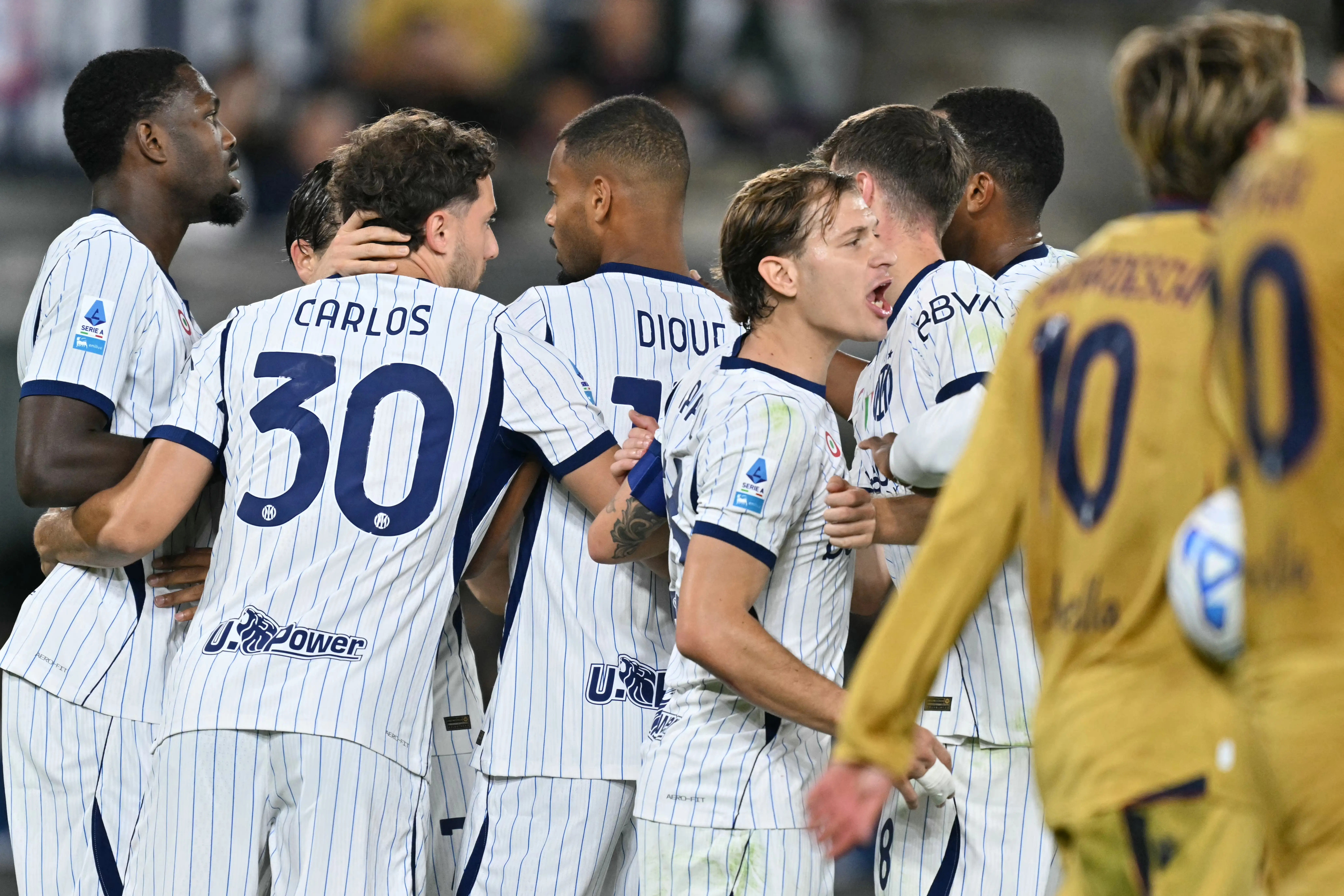 Brasileiro brilha, Inter de Milão vira sobre o Bologna e abre vantagem na ponta do Italiano