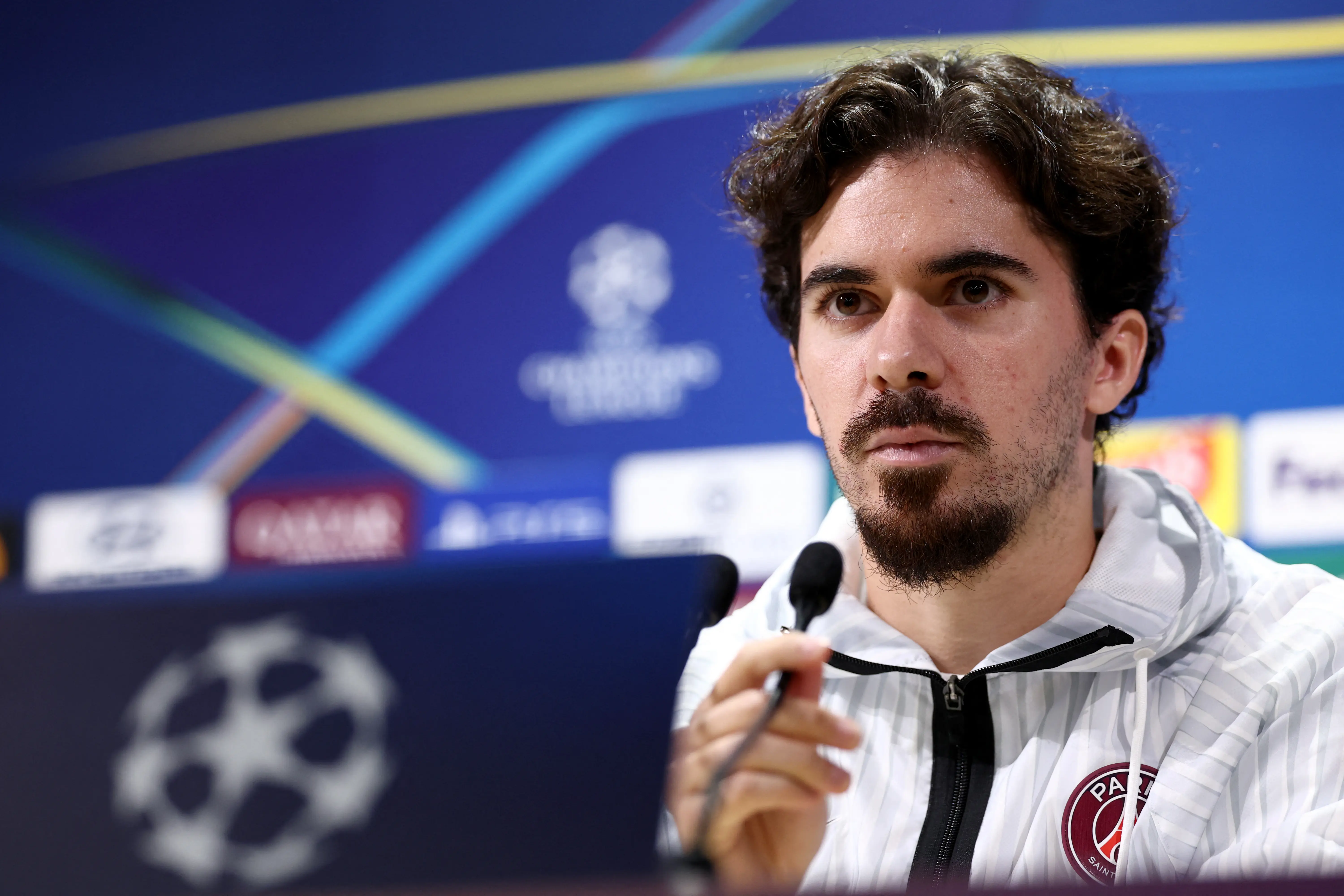 Vitinha minimiza duelo com Yamal e diz que PSG não teme astro do Barcelona