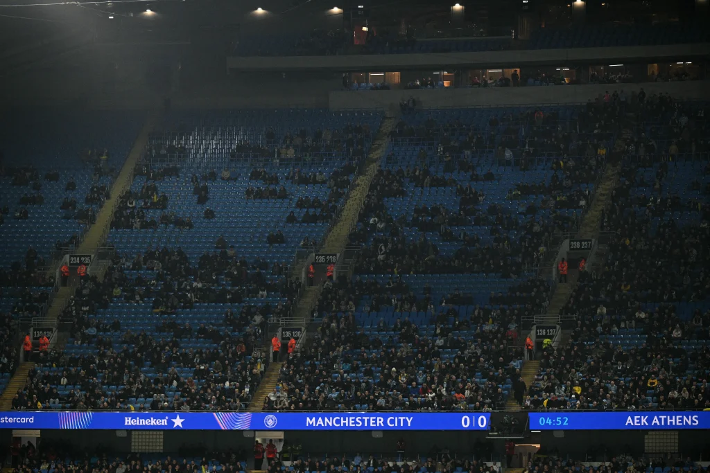 Manchester City goleia na Champions League, mas Etihad Stadium registra portões vazios