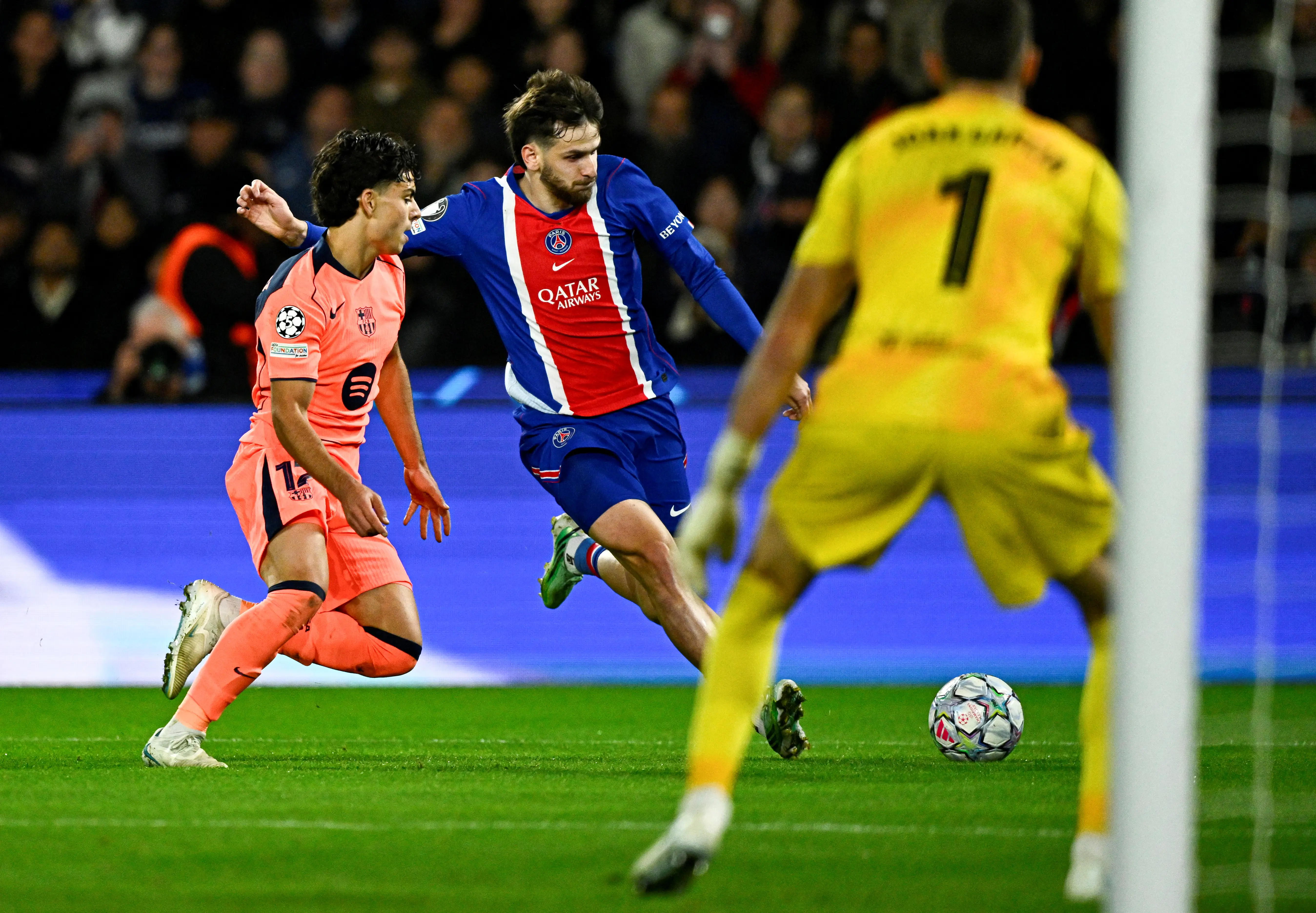 Kvaratskhelia passa por cirurgia bem-sucedida no joelho em Doha, informa PSG