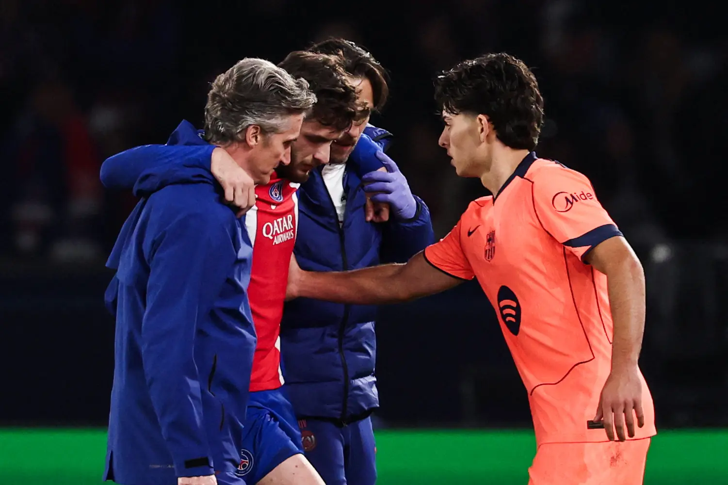 Kvaratskhelia voltará de lesão “mais forte”, prevê Luis Enrique