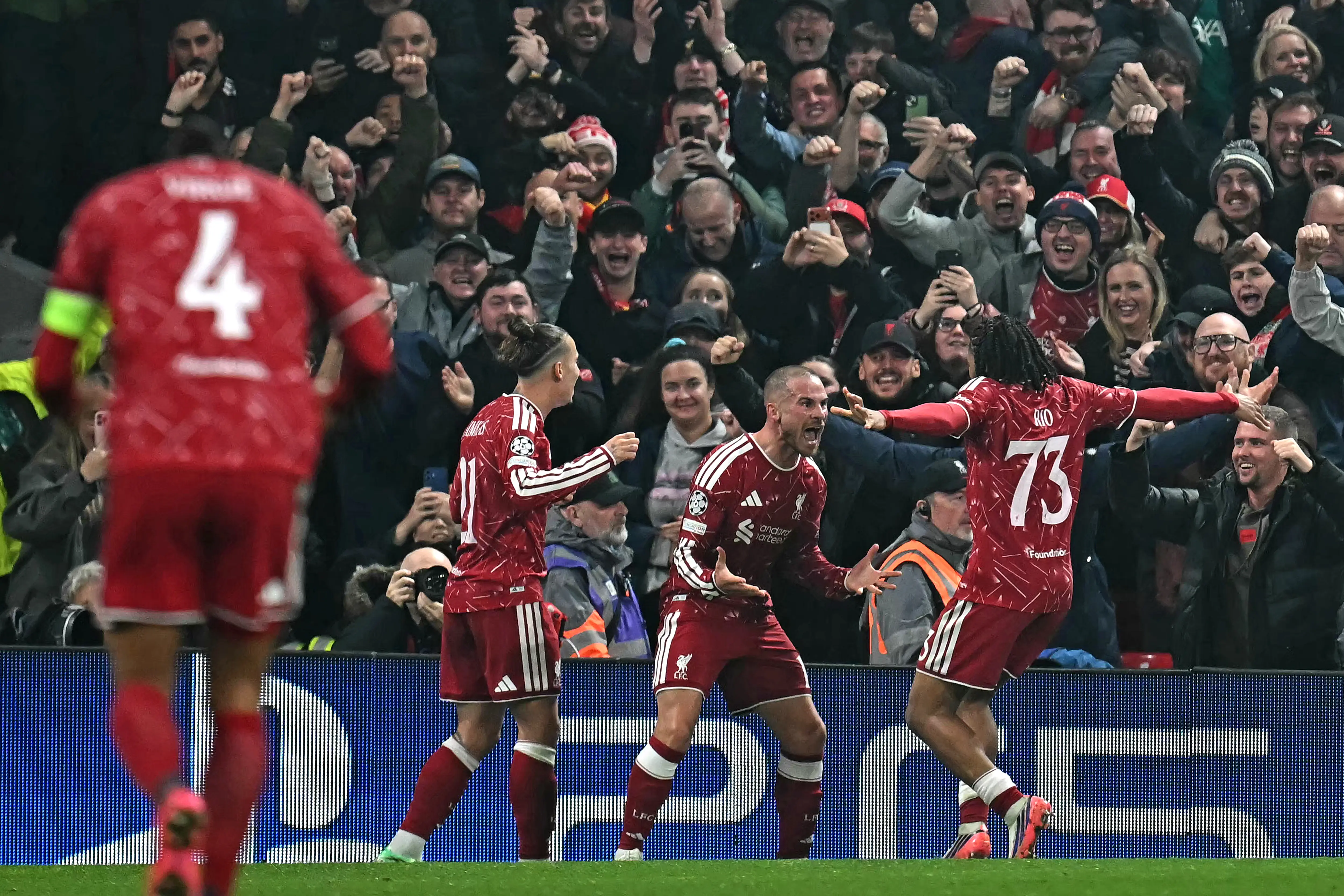 Liverpool busca virada contra o Villarreal e segue 100% na Champions
