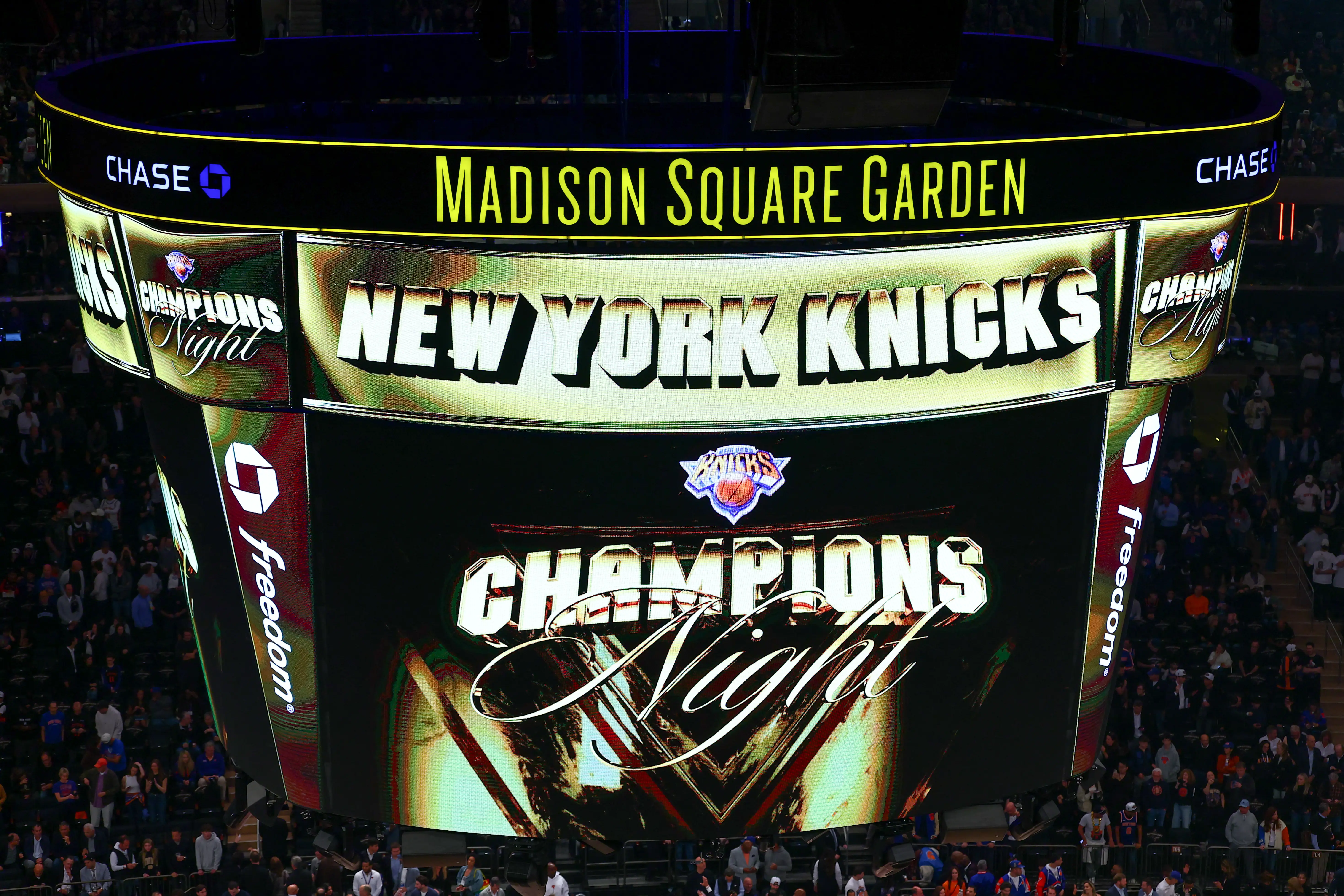 Knicks erguem bandeira de campeões após meio século de espera
