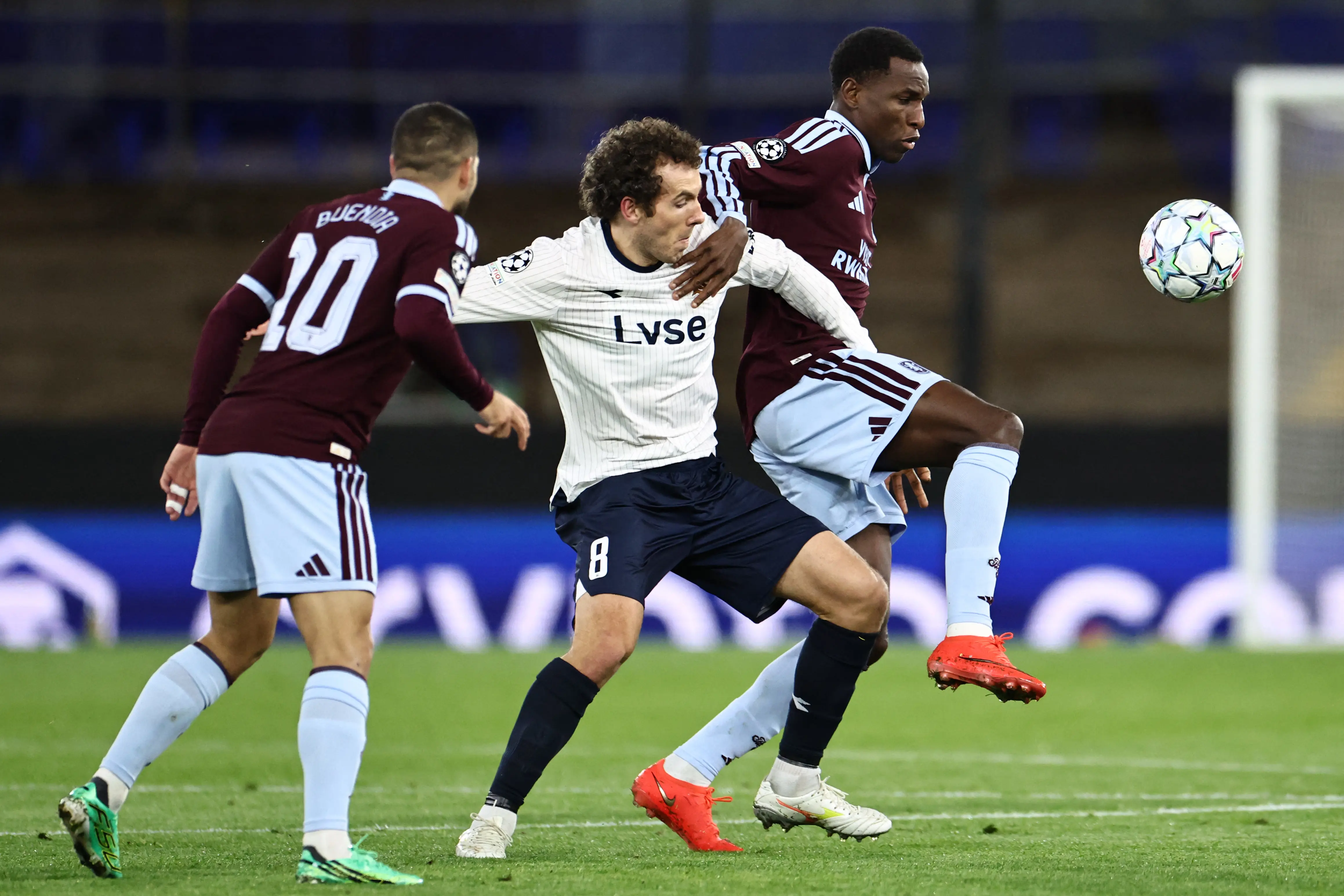 Aston Villa x Viking: veja fotos do jogo pela Champions