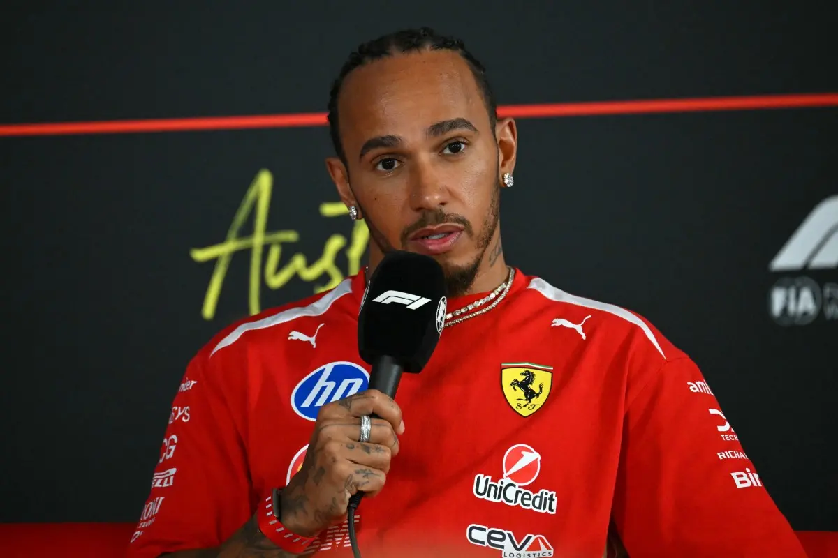 Lewis Hamilton comemora retorno da F1 à África, mas faz ressalvas sobre GP em Ruanda