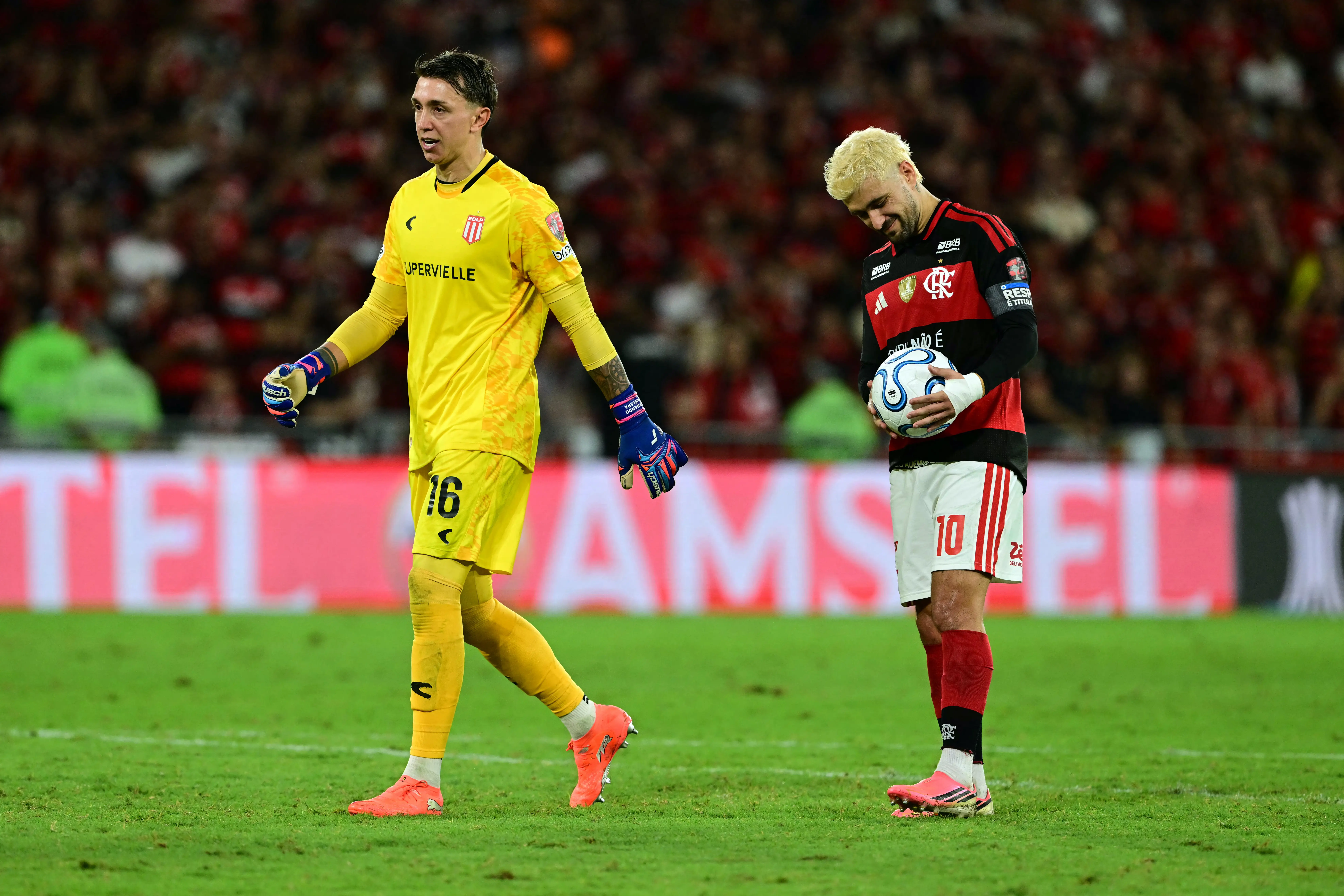 Arrascaeta lamenta eliminação do Flamengo na Libertadores e cobra reação