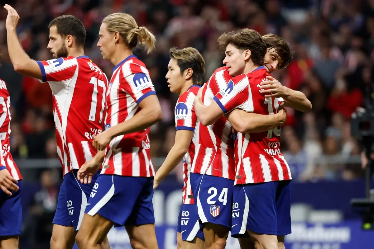 Julián Álvarez marca, Atlético de Madrid bate La Coruña e vence a sexta seguida no Espanhol