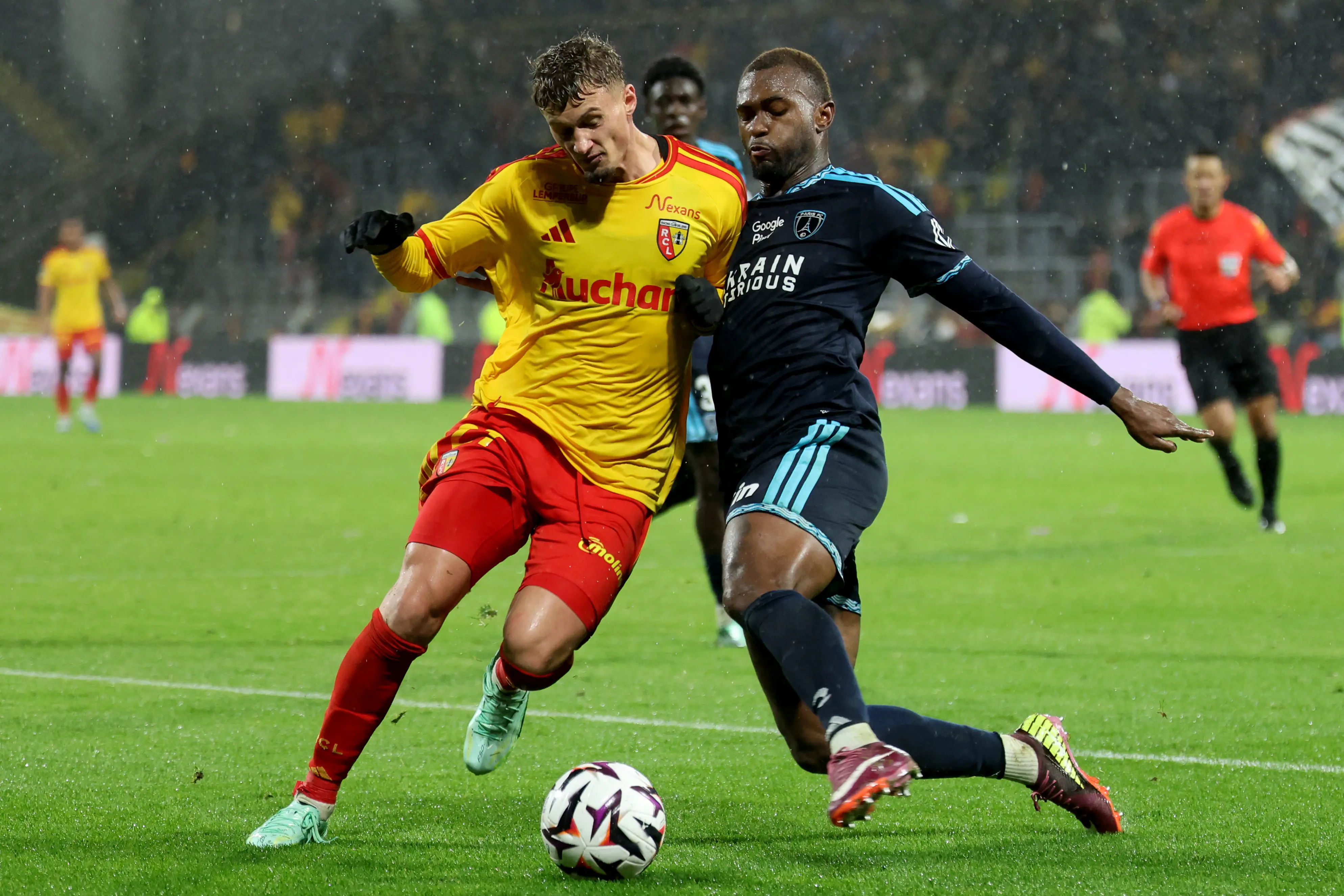 Paris FC perde para Lens e deixa escapar oportunidade de assumir liderança do Francês