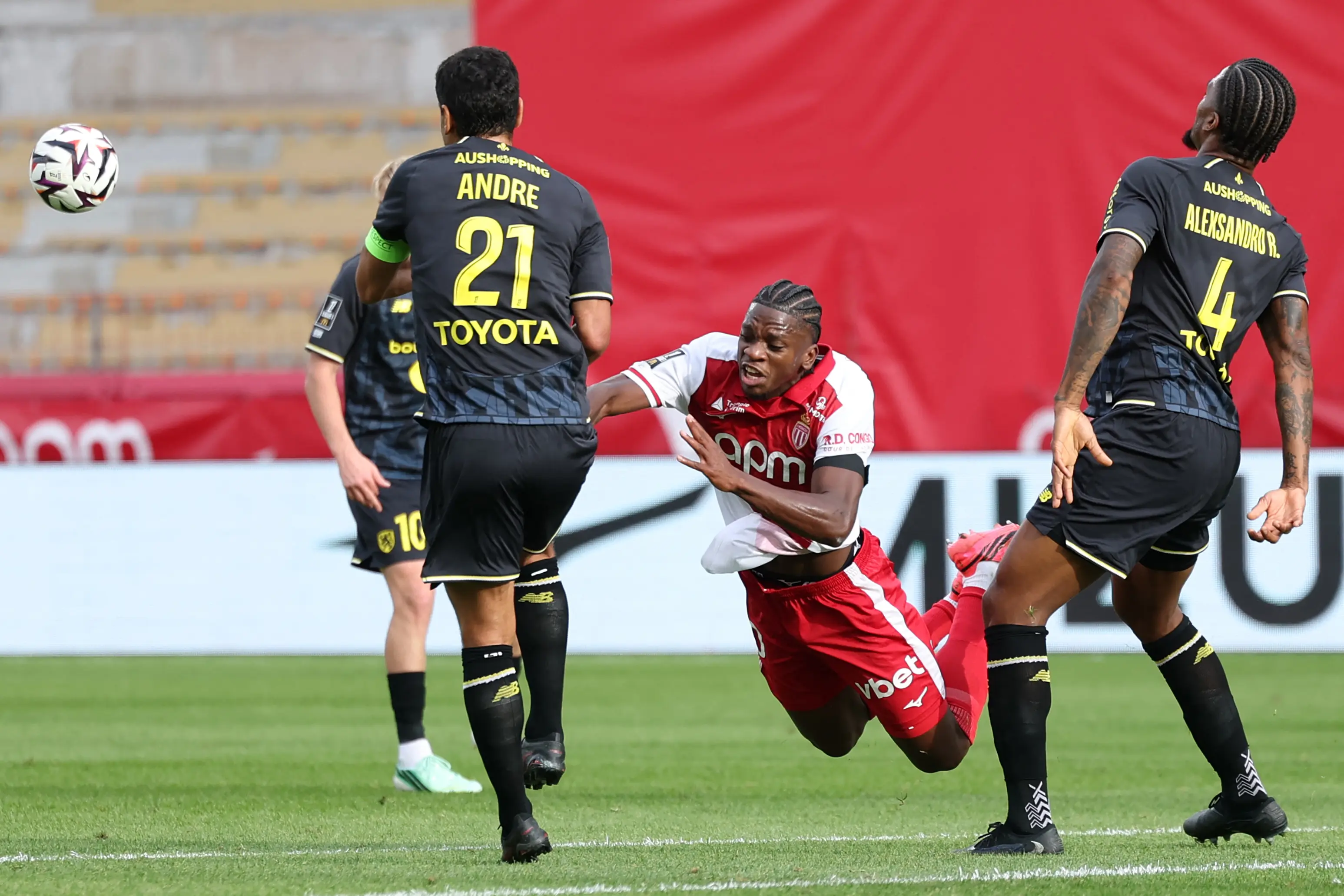 Veja as fotos do confronto entre Monaco e Lille