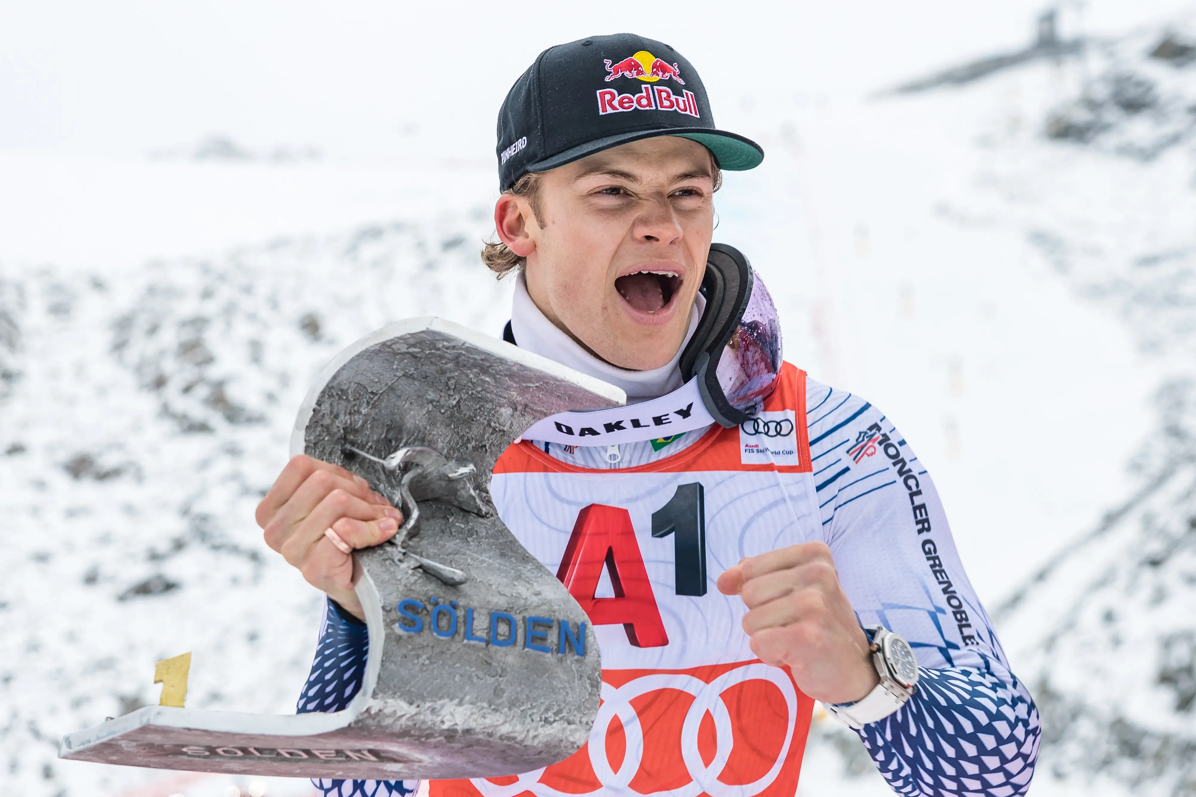 Lucas Pinheiro Braathen vence 1ª etapa da Copa do Mundo de Esqui Alpino