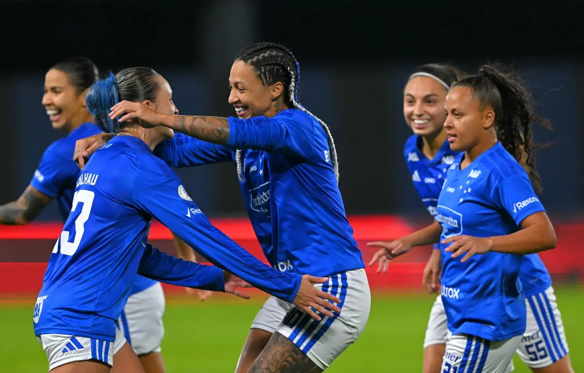 Técnico do Cruzeiro exalta campanha histórica na Libertadores Feminina