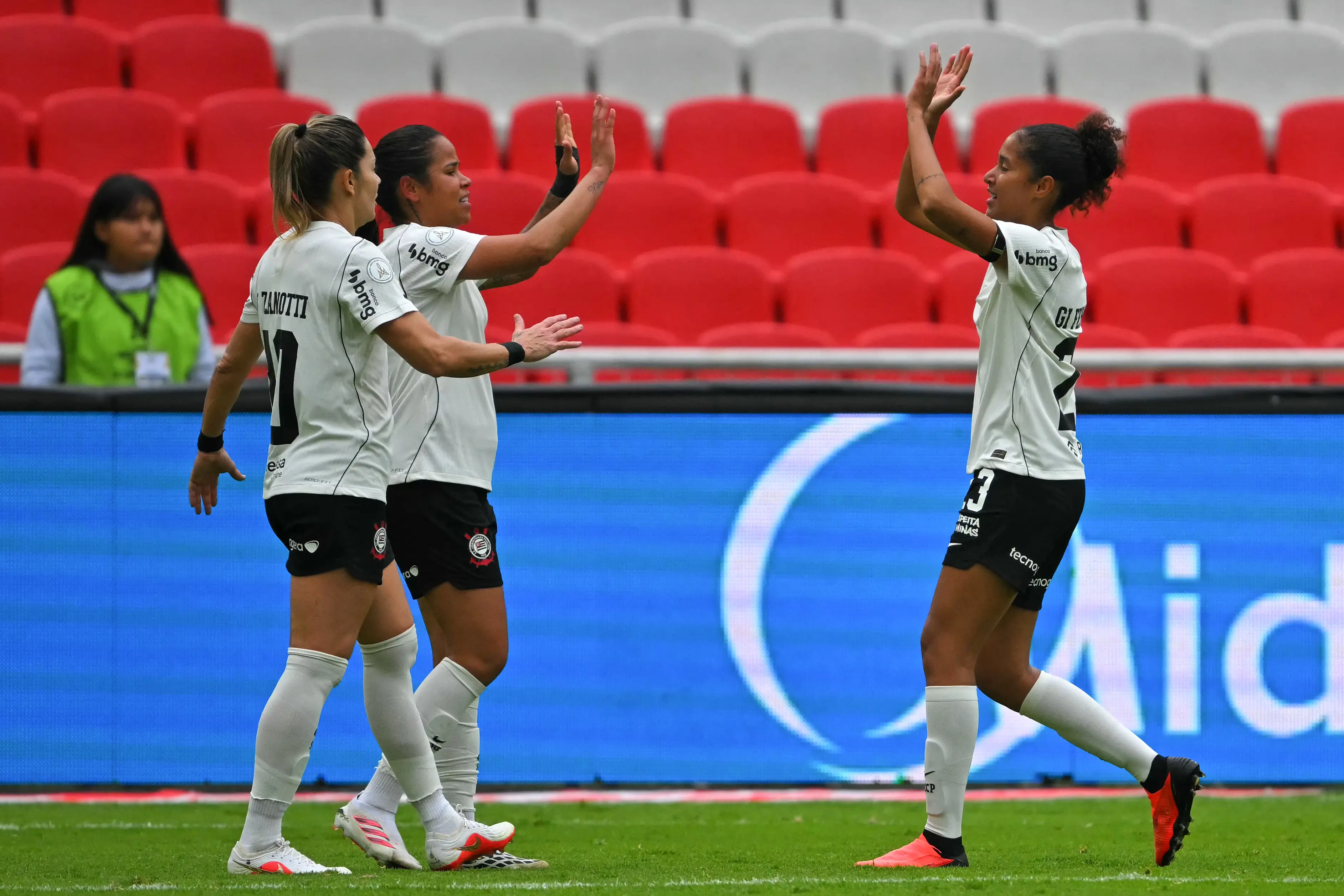 De virada, Corinthians vence Santa Fe e vai à final da Libertadores Feminina