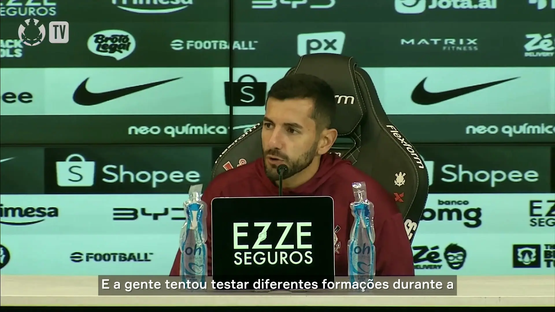 Auxiliar do Corinthians analisa início com Seedorf e empate com Vitória