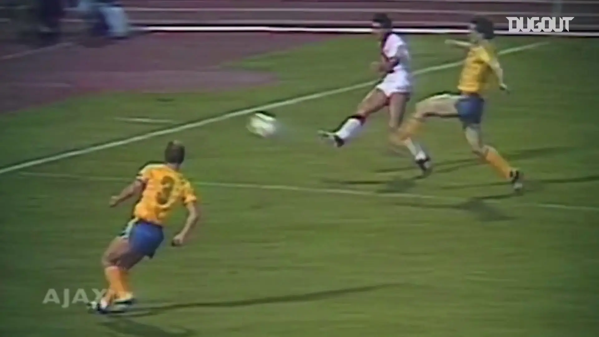 Van Basten completa 62 anos: relembre melhores momentos do atacante holandês pelo Ajax
