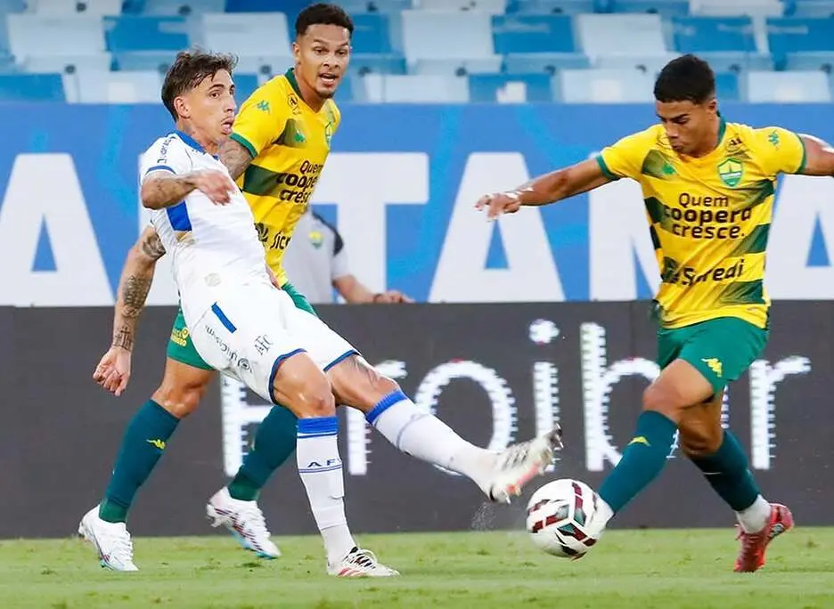 Avaí vence o Cuiabá pela Série B e ganha fôlego na luta contra o rebaixamento