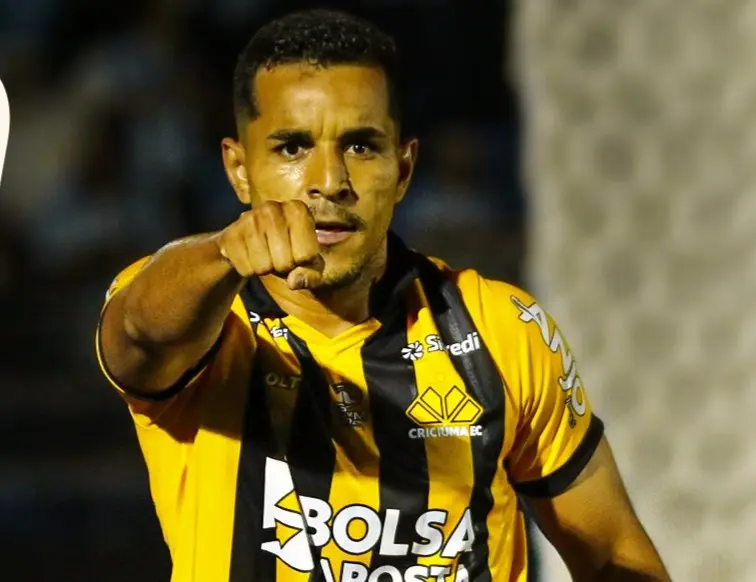Criciúma bate Londrina fora de casa e segue na briga pelo acesso na Série B