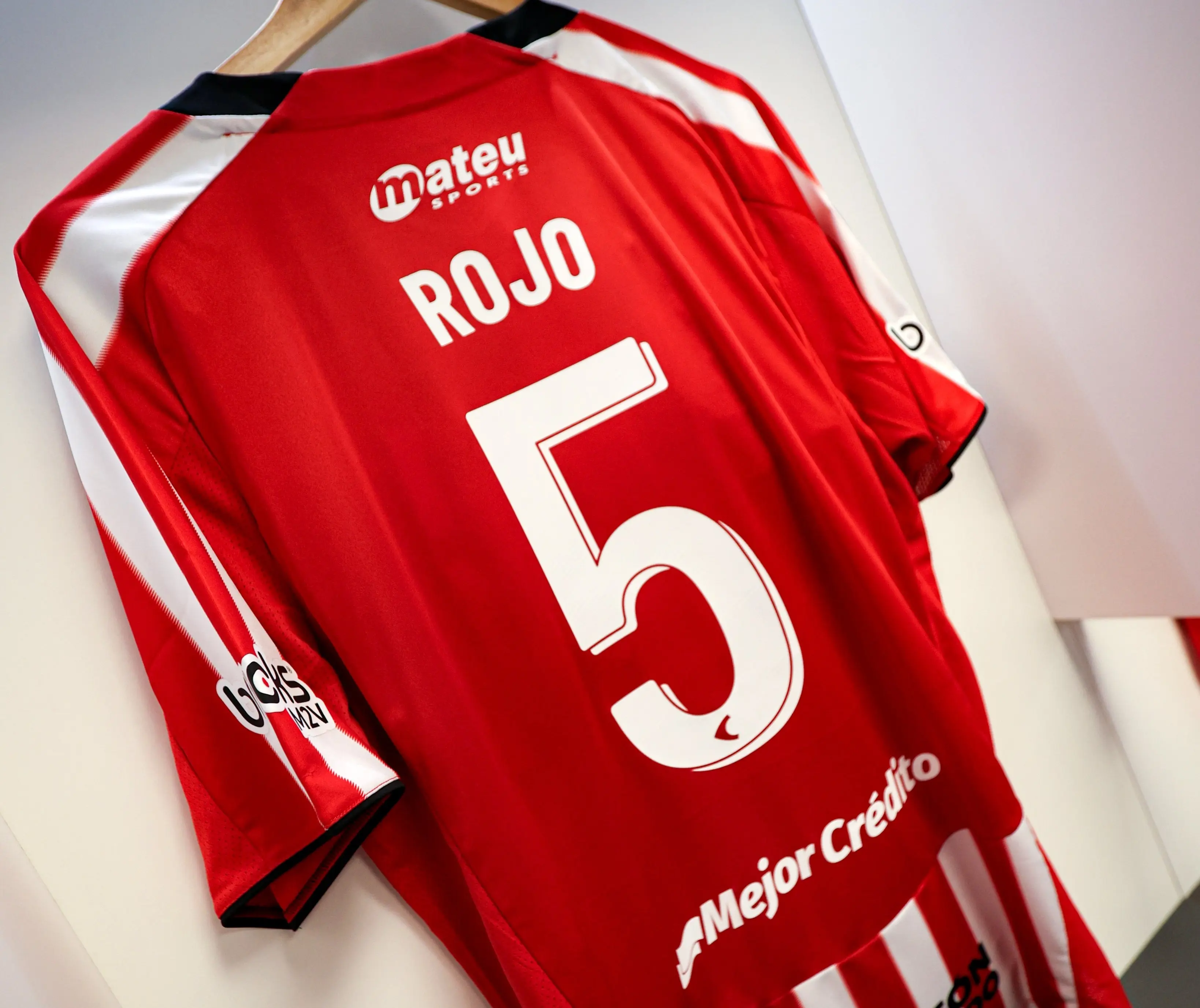Justiça libera, e Estudiantes pode ter Marcos Rojo diante do Flamengo