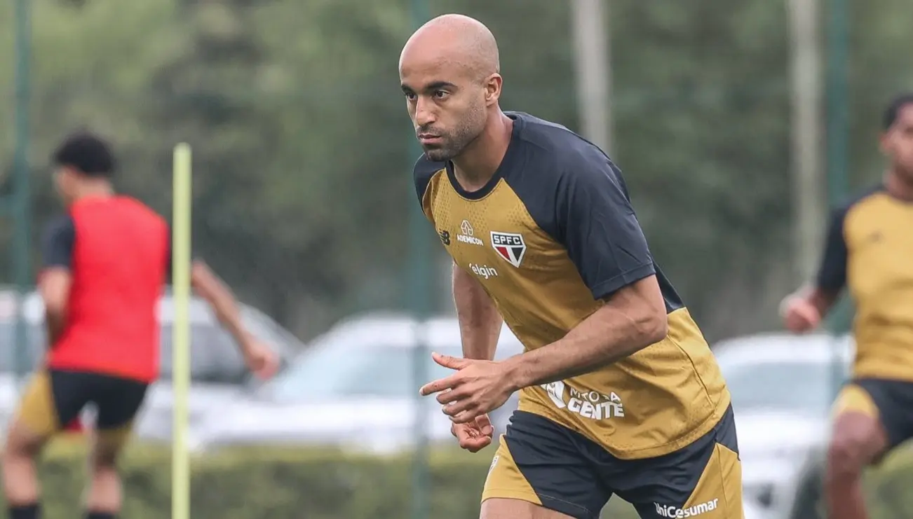 Lucas avança em recuperação e participa de coletivo com sub-17 do São Paulo