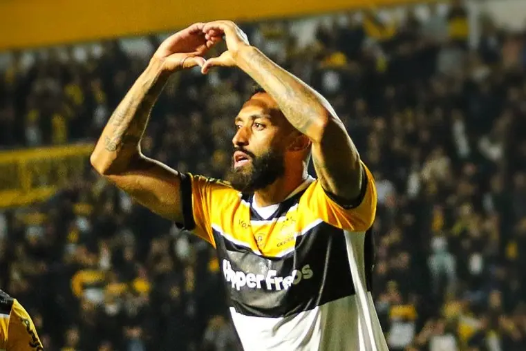 Criciúma vence já rebaixado América-MG e mira G2 da Série B