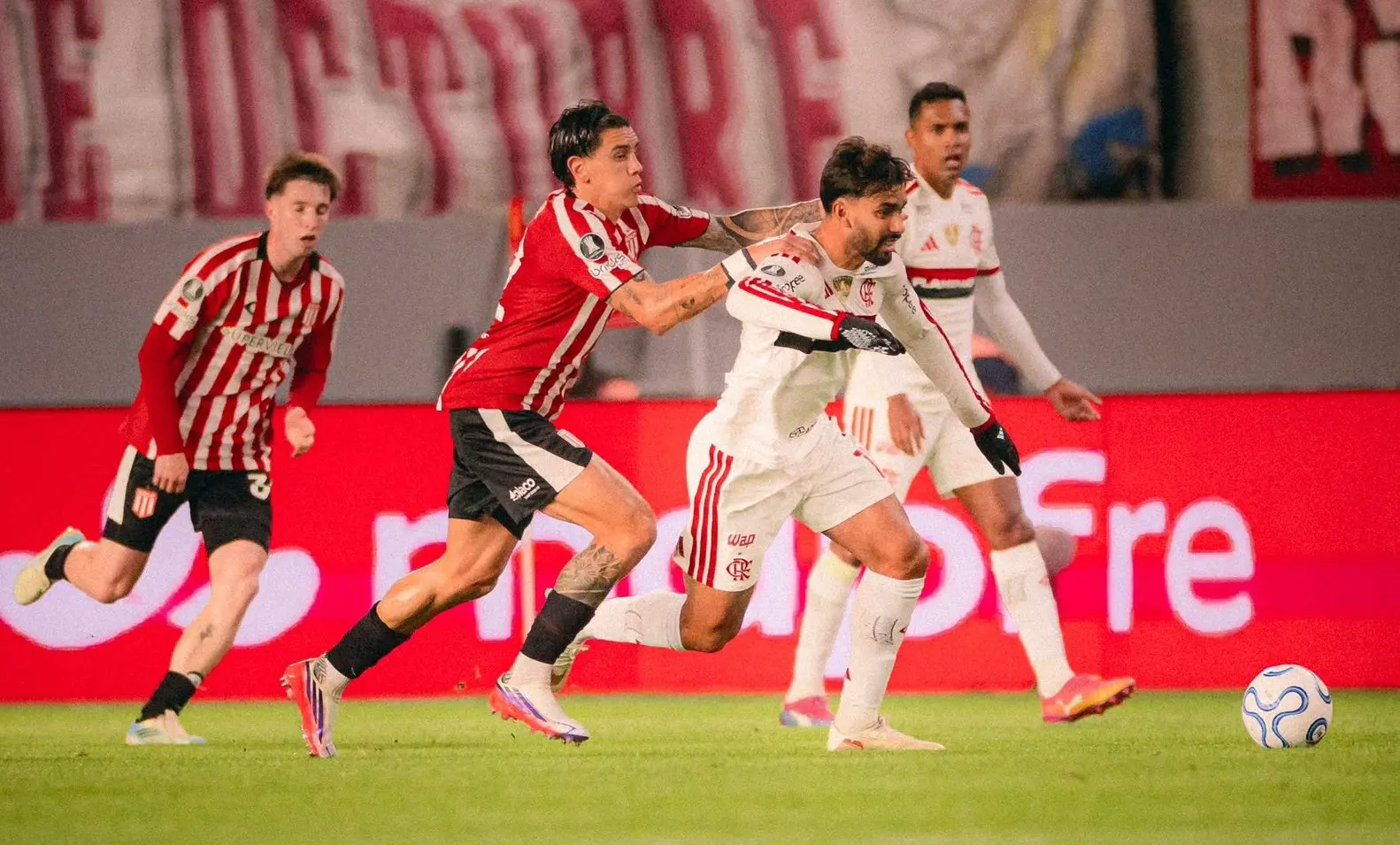 Flamengo x Estudiantes pela Libertadores: veja prováveis escalações e onde assistir