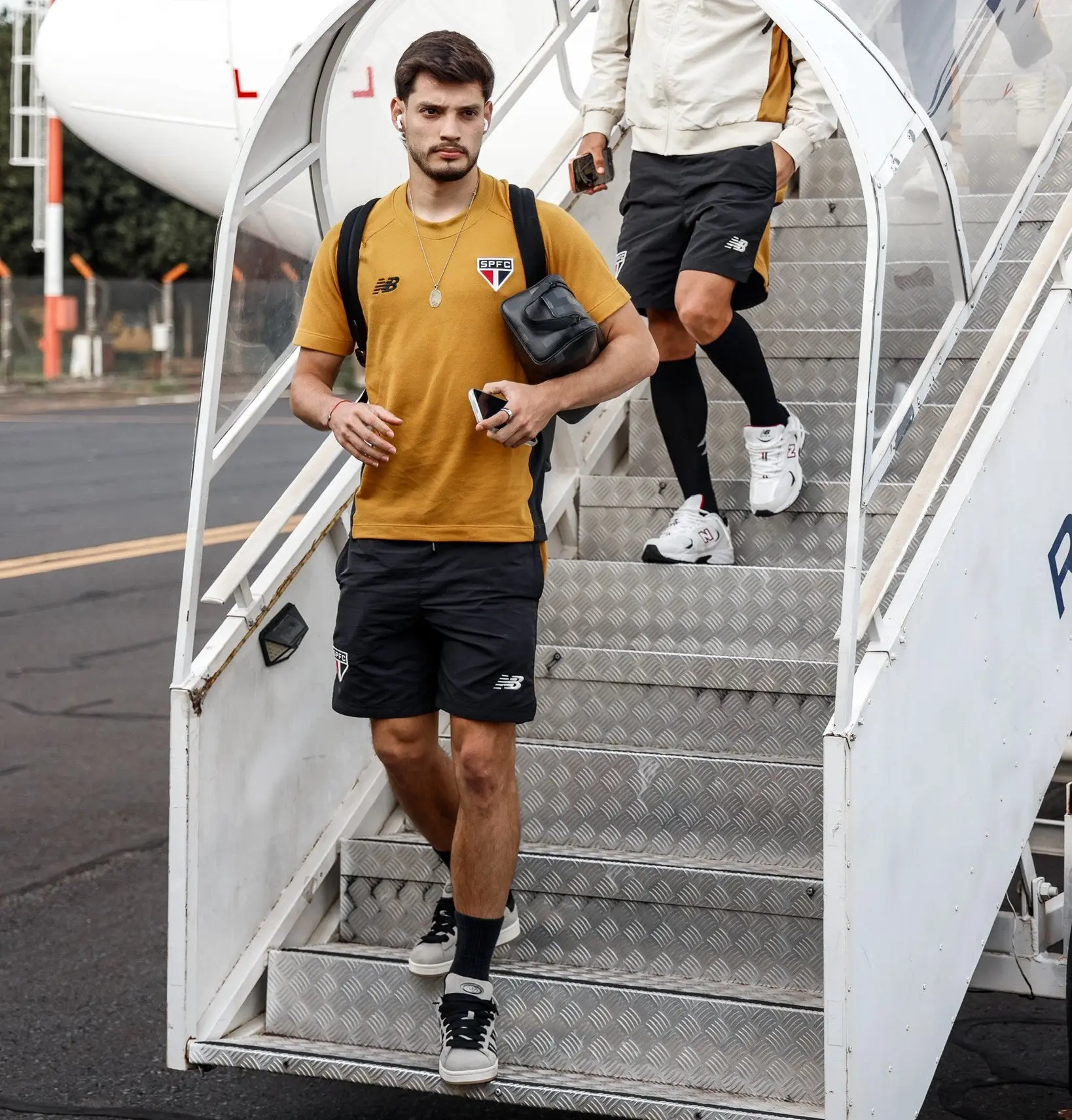 Sem dupla, São Paulo chega no interior paulista para duelo contra o Mirassol