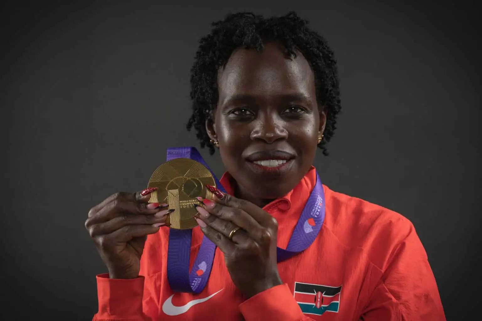 Peres Jepchirchir, campeã mundial de maratona, é suspensa por doping