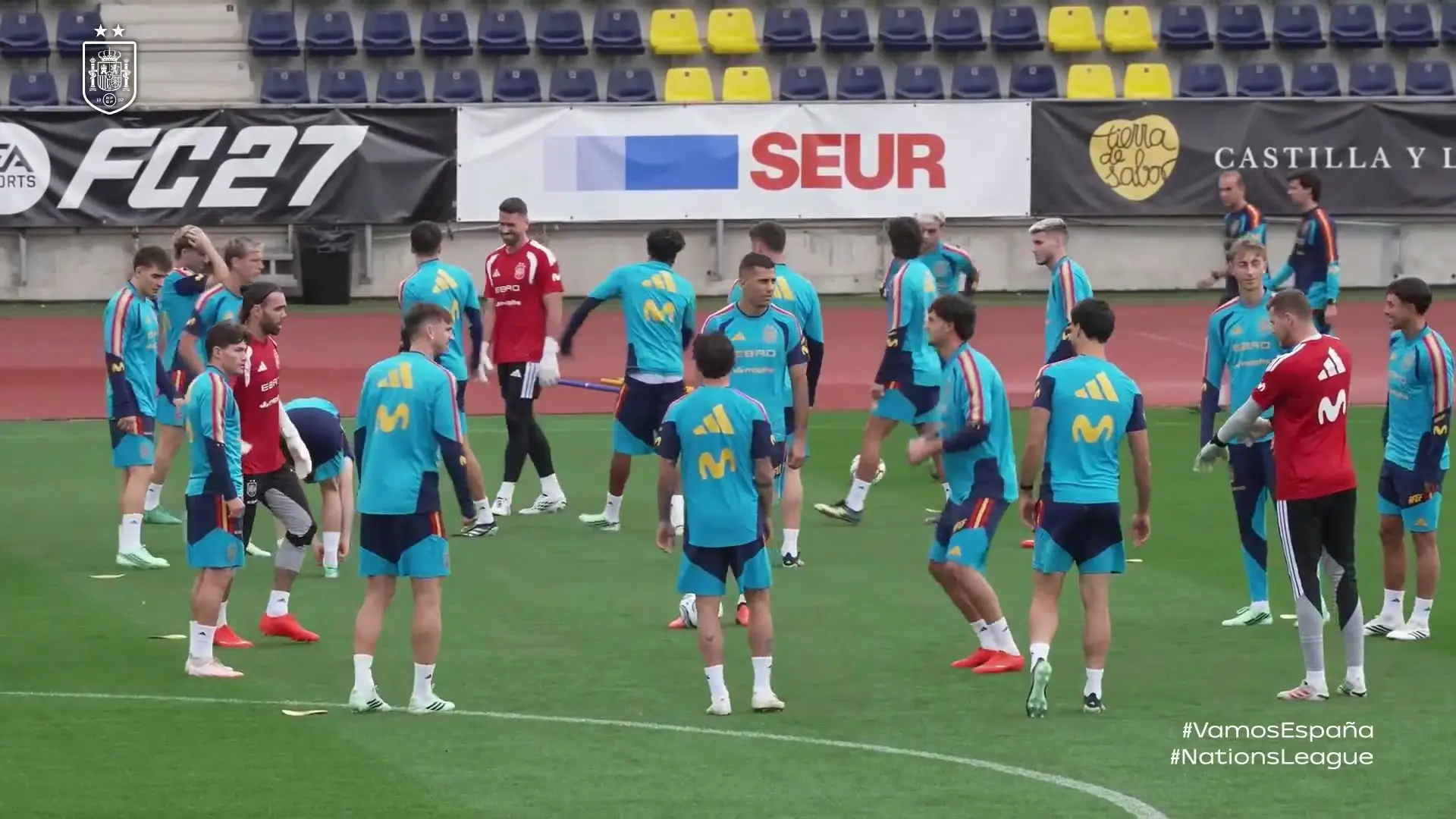 Rodri acerta o rosto de Raya com força durante o treino de bobinho da Espanha