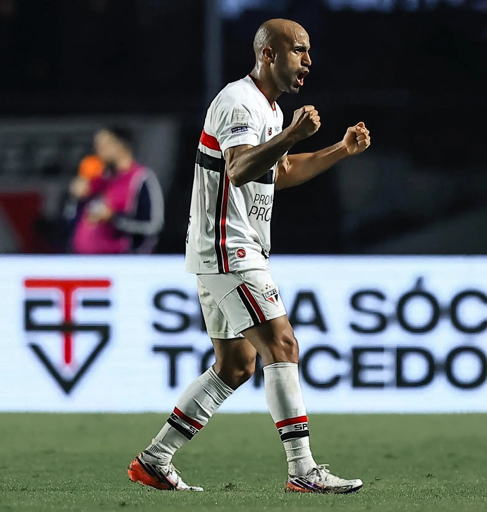 Lucas voltará ao time titular? Entenda o que o São Paulo planeja para o atacante