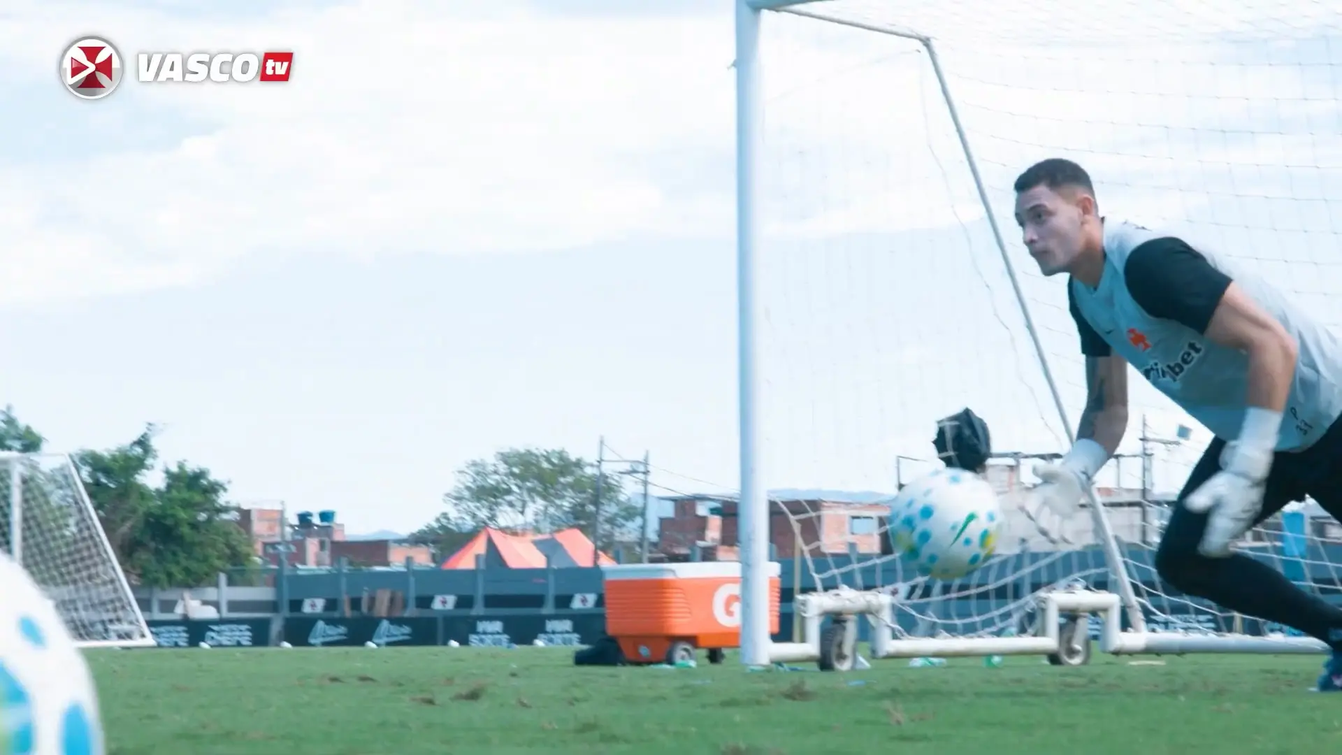 Vasco realiza treino visando retorno da temporada
