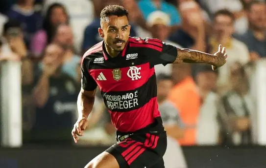 Flamengo estampa frase contra proibição das bets em uniforme diante do Santos