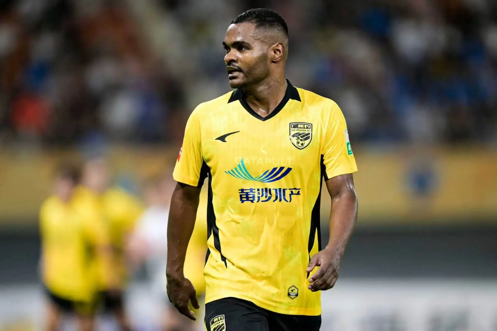 Nikão, ex-São Paulo, se destaca na China, conquista acesso e mira mais um título