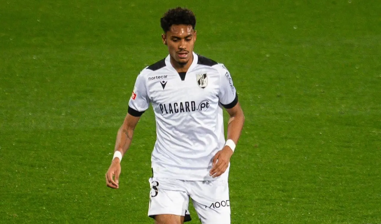 Ex-Santos lidera estatística defensiva em Portugal e mira jogo com Benfica