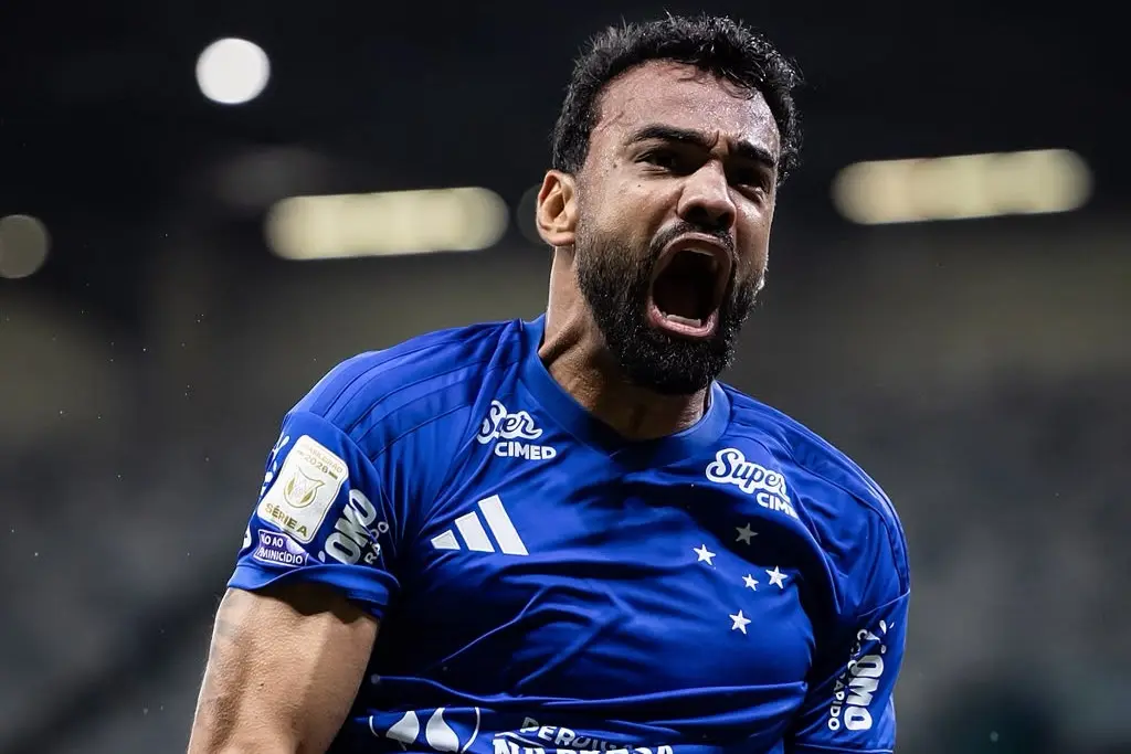 Decisivo na vitória do Cruzeiro, Fabrício Bruno celebra gol e destaca trabalho coletivo