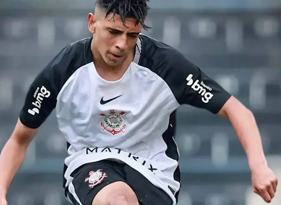 Corinthians vence Bragantino nos pênaltis e vai à final do Brasileiro sub-17