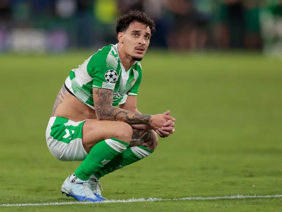 Antony tem residência assaltada durante jogo do Betis na Liga dos Campeões