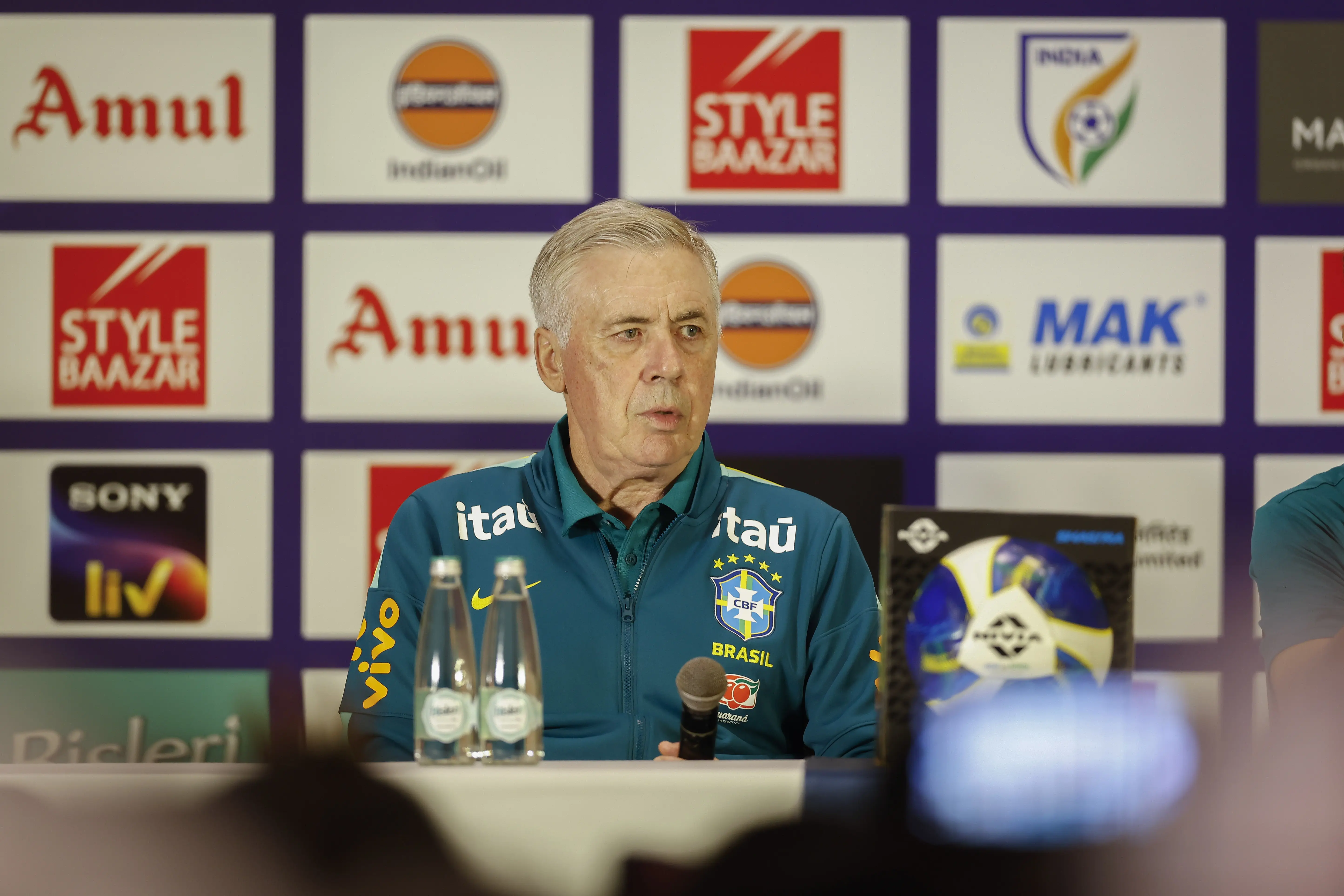 Ancelotti minimiza pressão e destaca oportunidade a jovens da Seleção contra a Índia