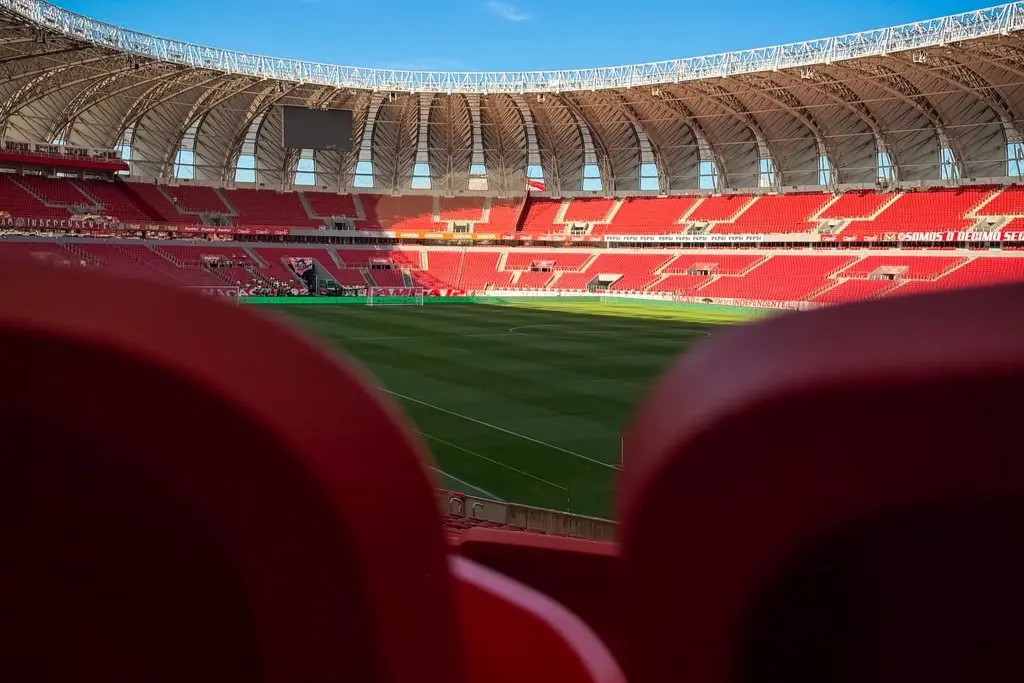 Internacional x Corinthians: siga os lances do jogo pelo Brasileirão em tempo real