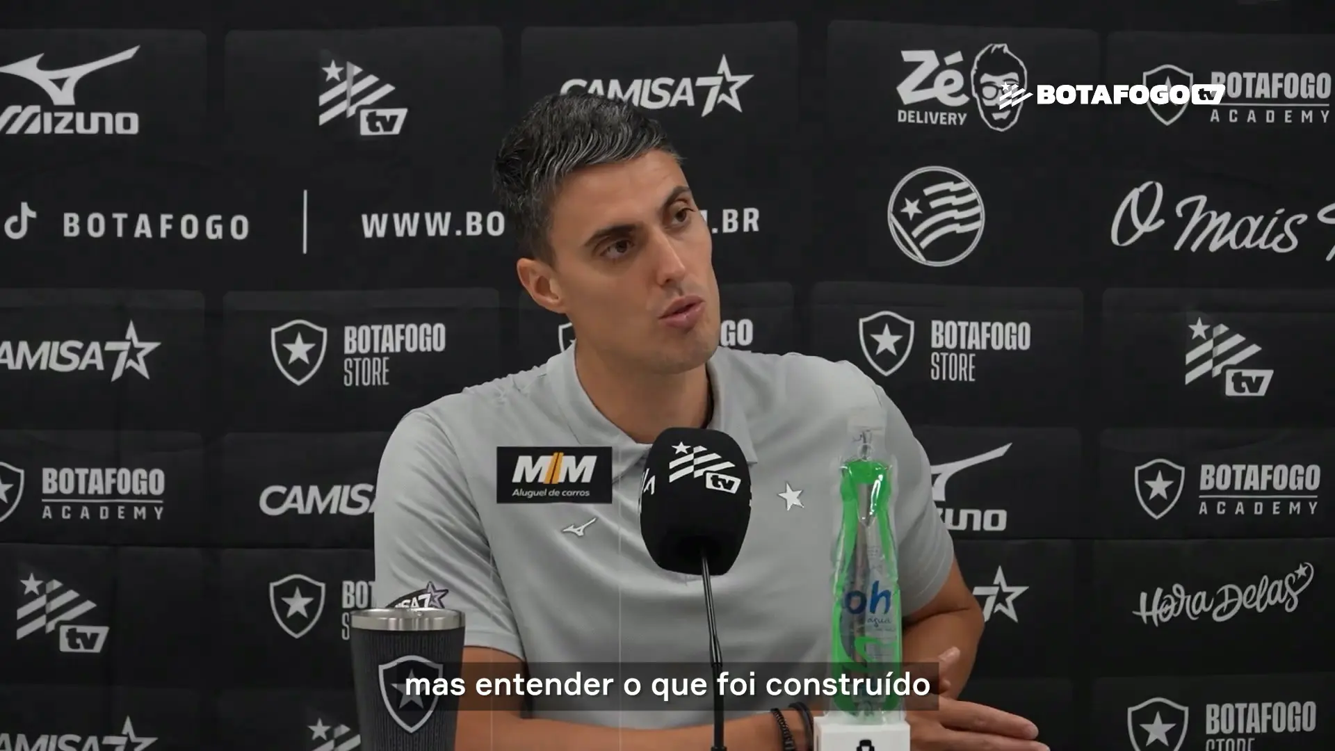 Matheus Bachi valoriza evolução do Botafogo e vê equipe em processo de crescimento: “Estamos construindo”