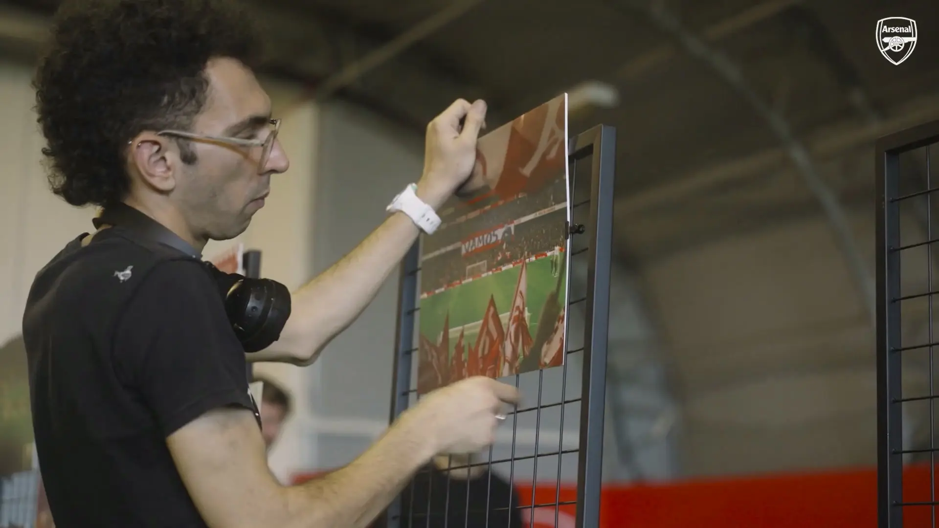 Bastidores: um dia especial para a assinatura do contrato de Arteta