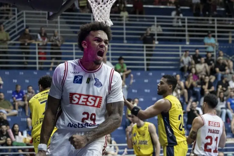 Atual pentacampeão, Franca vence São José na estreia do NBB