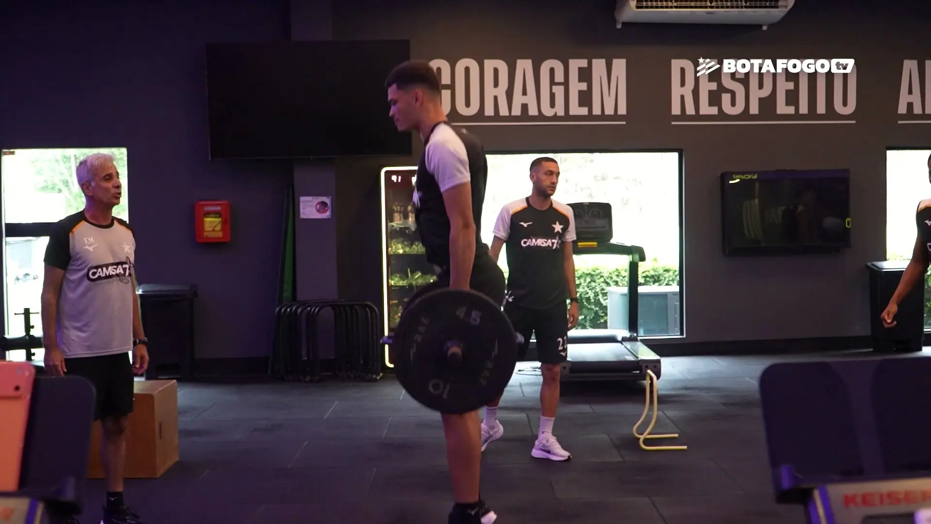Botafogo pronto para clássico no retorno do Brasileirão
