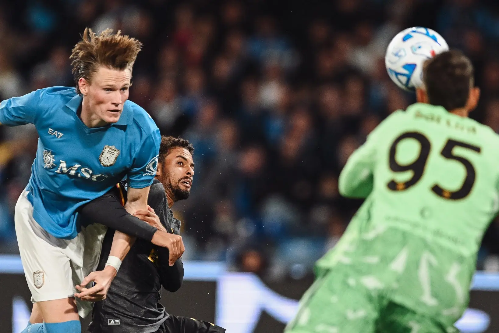 Roma reage no fim e arranca empate com o Napoli em jogo de seis gols