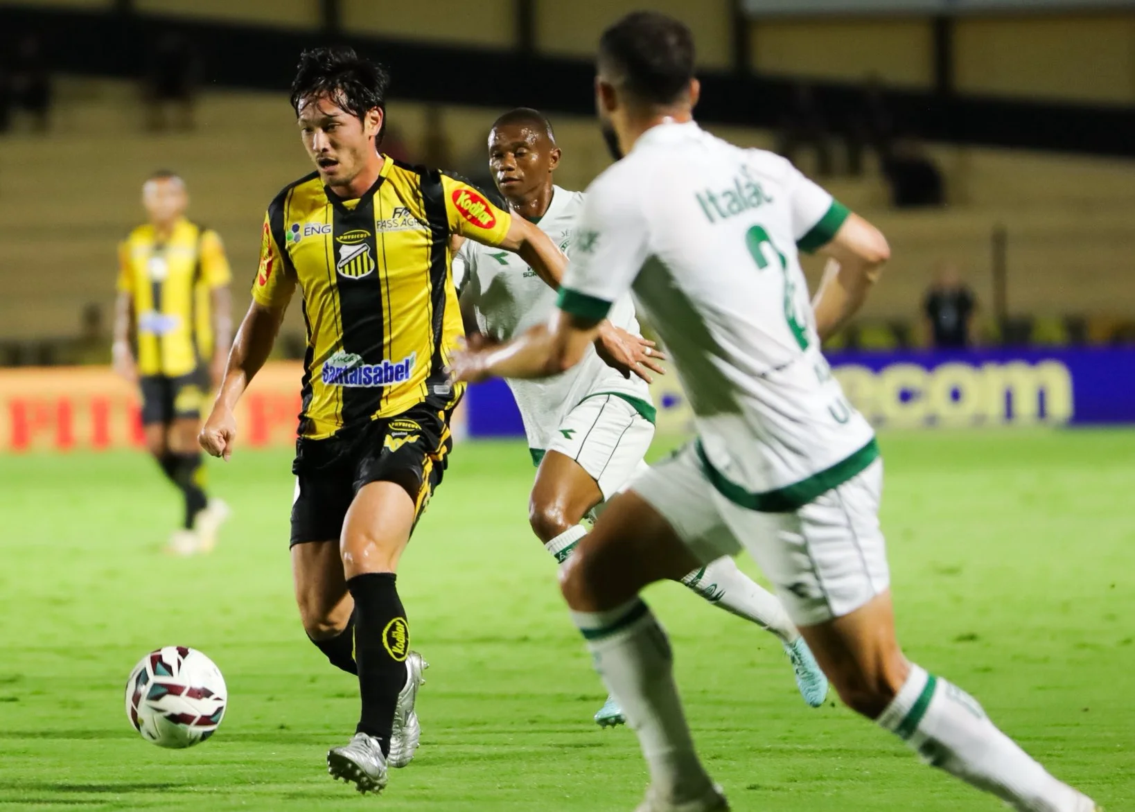 Novorizontino vence o Goiás e dorme na vice-liderança da Série B