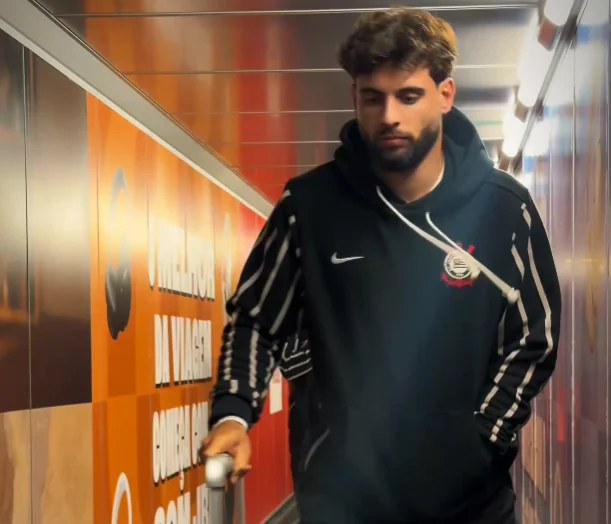 Com Yuri Alberto, Corinthians chega a Porto Alegre para pegar o Inter